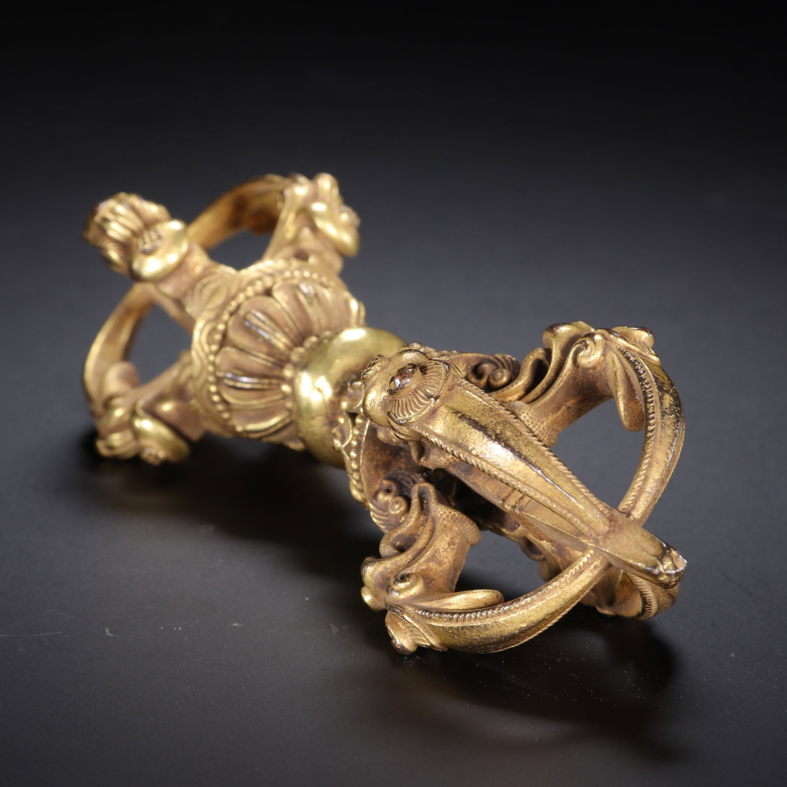 A CHINESE GILT-BRONZE VAJRA RITUAL IMPLEMENT - 4