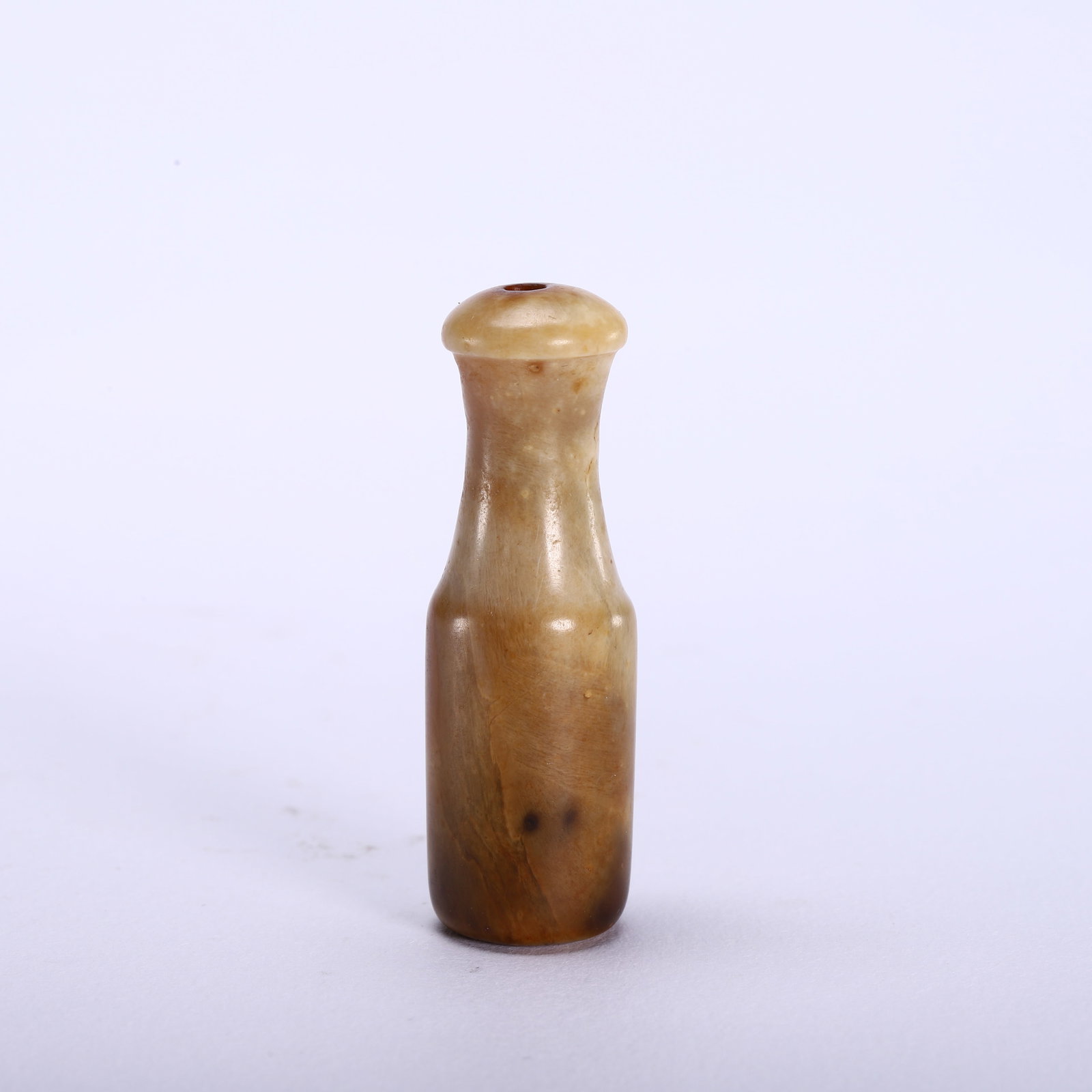 A CHINESE HETIAN JADE CIGARETTE HOLDER - 6