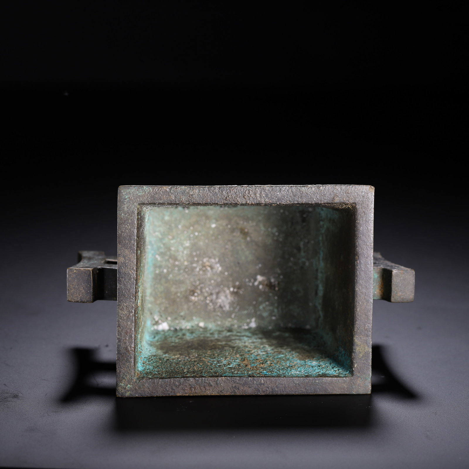 A CHINESE BRONZE RECTANGULAR CENSER WITH PIERCED HANDLES - 8