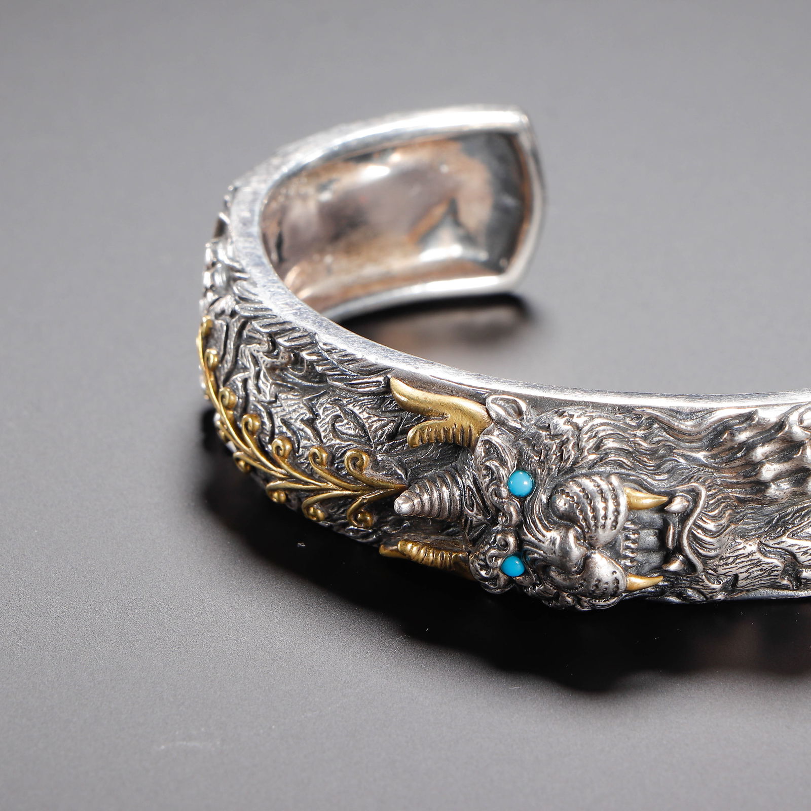 A CHINESE SILVER GILT TIGER BANGLE - 7