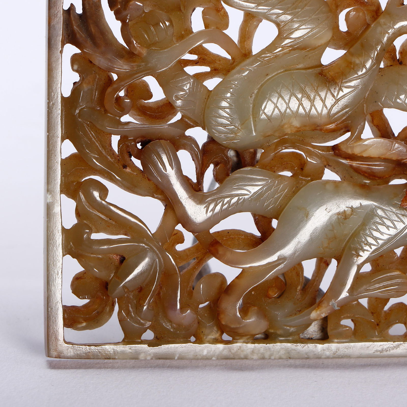 A CHINESE ARCHAIC SQUARE JADE PLAQUE - 2
