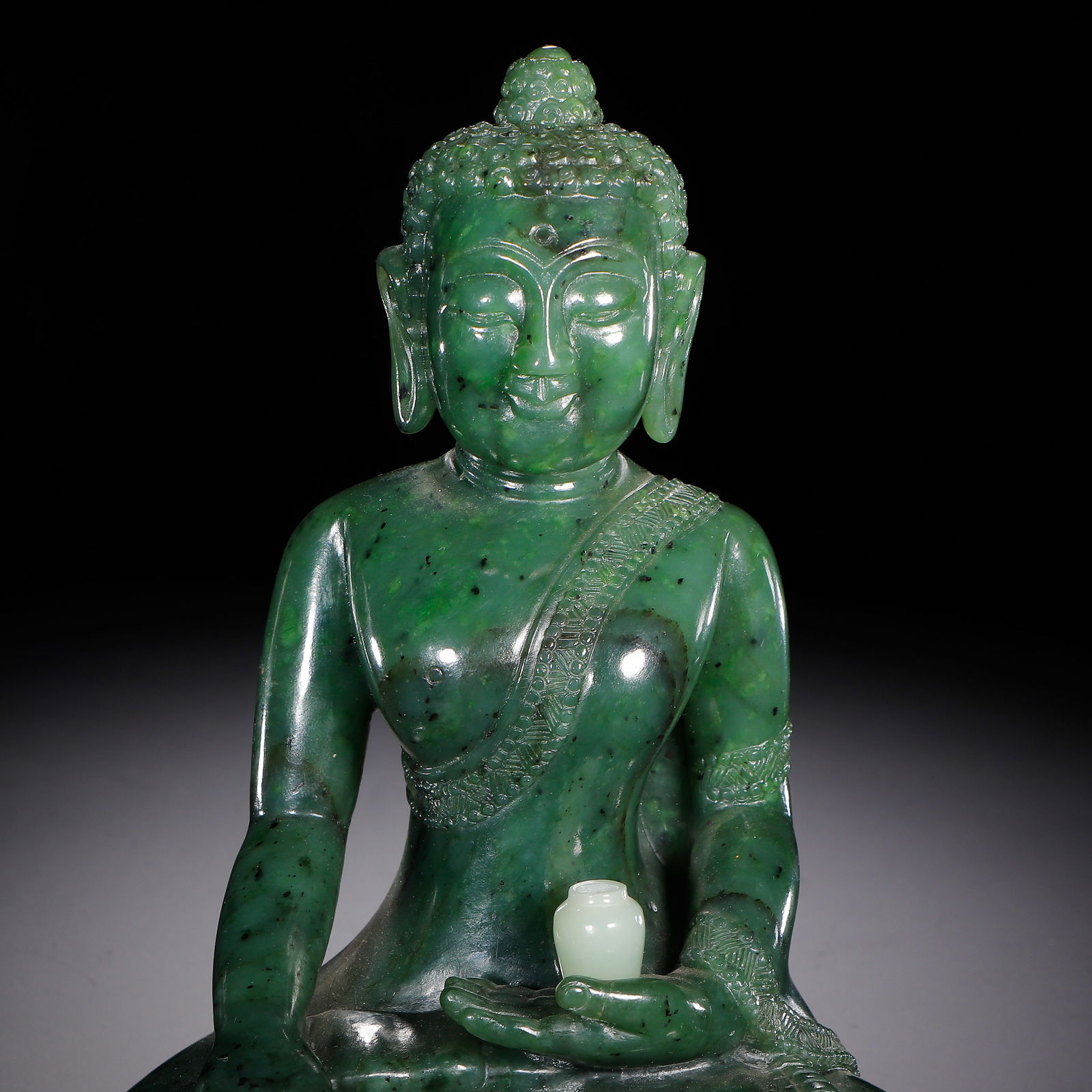 A CHINESE SPINACH JADE BUDDHA STATUE - 2