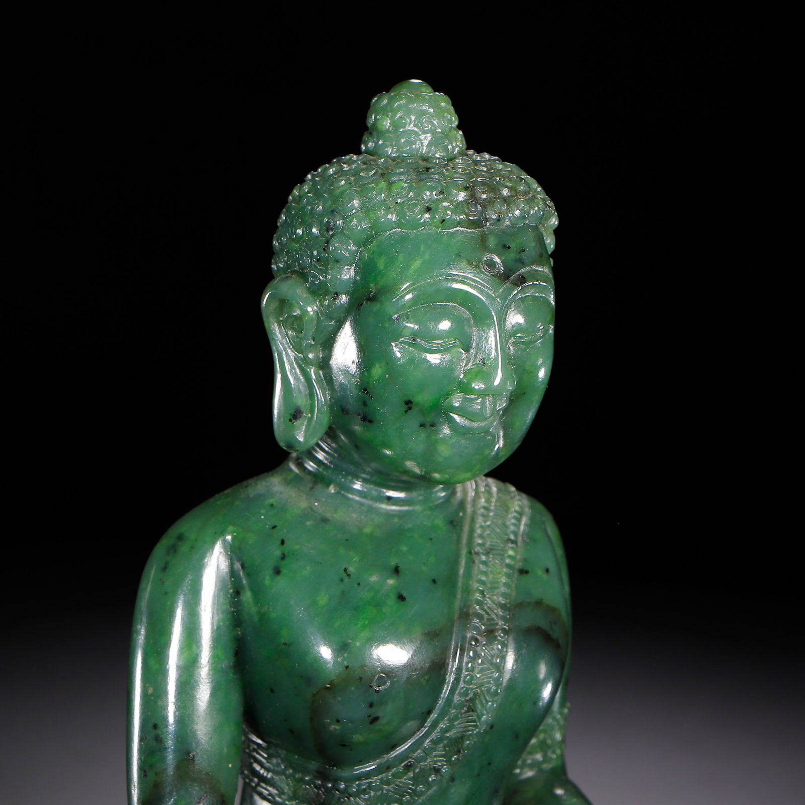 A CHINESE SPINACH JADE BUDDHA STATUE - 6