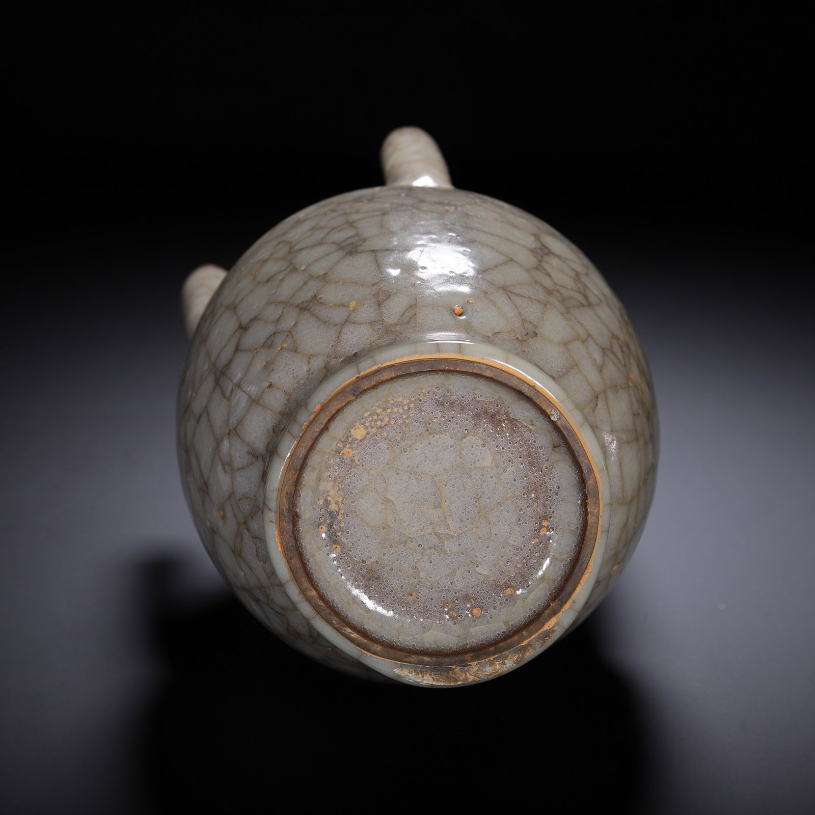 A CHINESE GUAN WARE FIVE-SPOUT VASE - 10