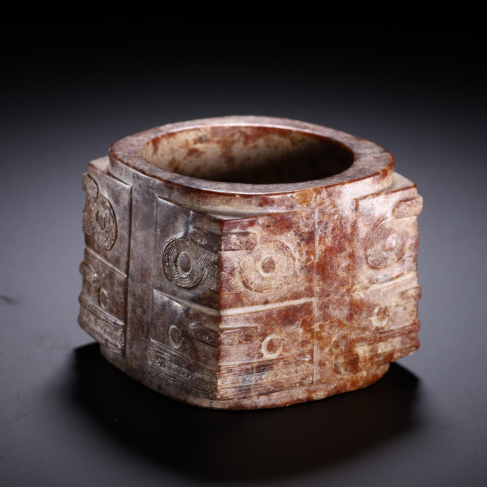 A CHINESE ARCHAIC JADE CONG: A CHINESE ARCHAIC JADE CONG (7.5 x 7.5 x 6cm,Weight 460g)