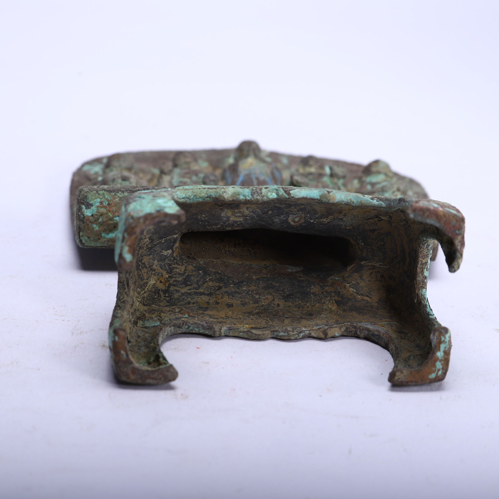 A CHINESE BRONZE BUDDHIST SHRINE - 9