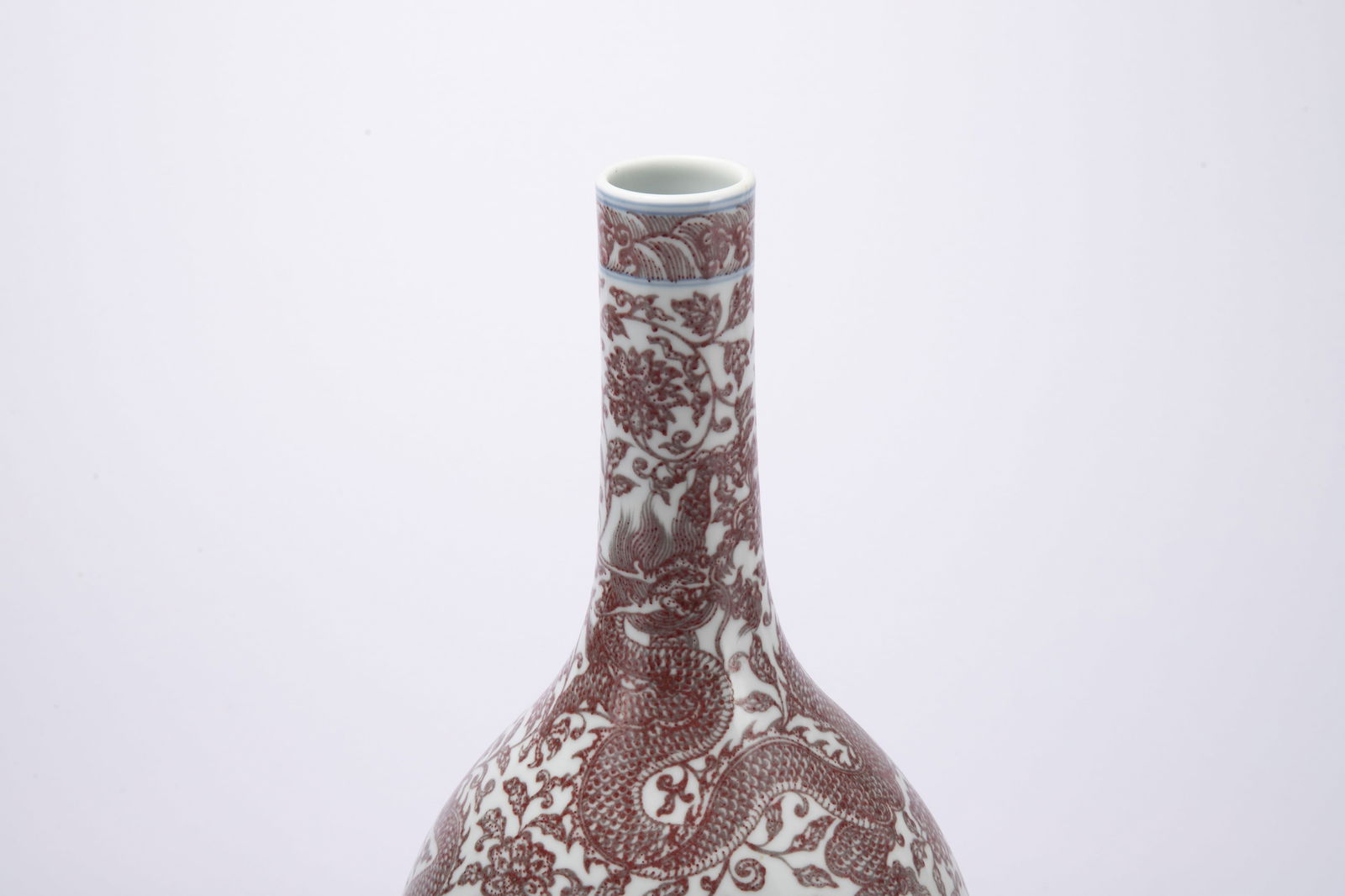 A UNDERGLAZE RED PORCELAIN BOTTLE VASE - 2