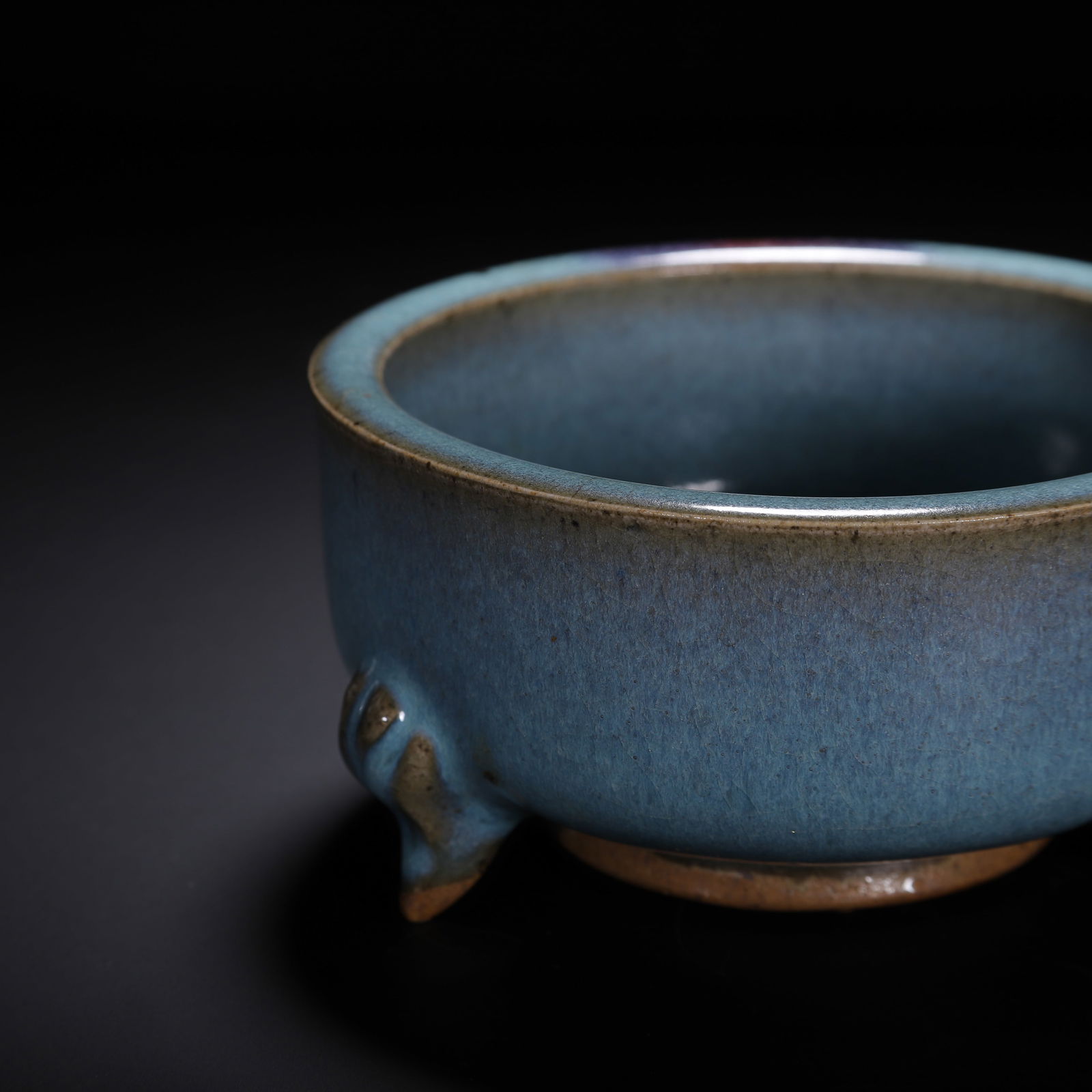 A CHINESE JUNYAO TRIPOD BRUSH WASHER - 7