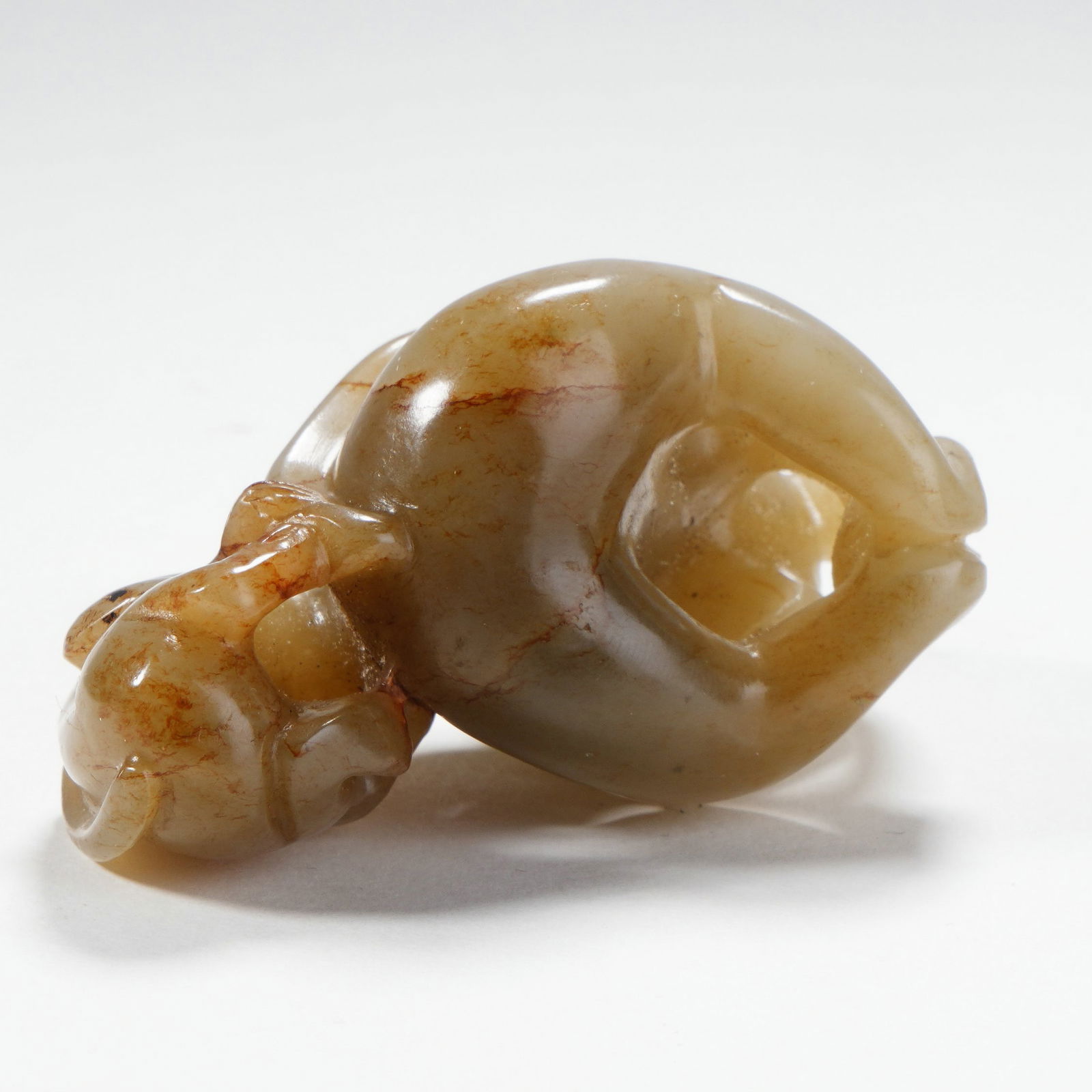 A HETIAN JADE 'MONKEYS'ORNAMENT - 4