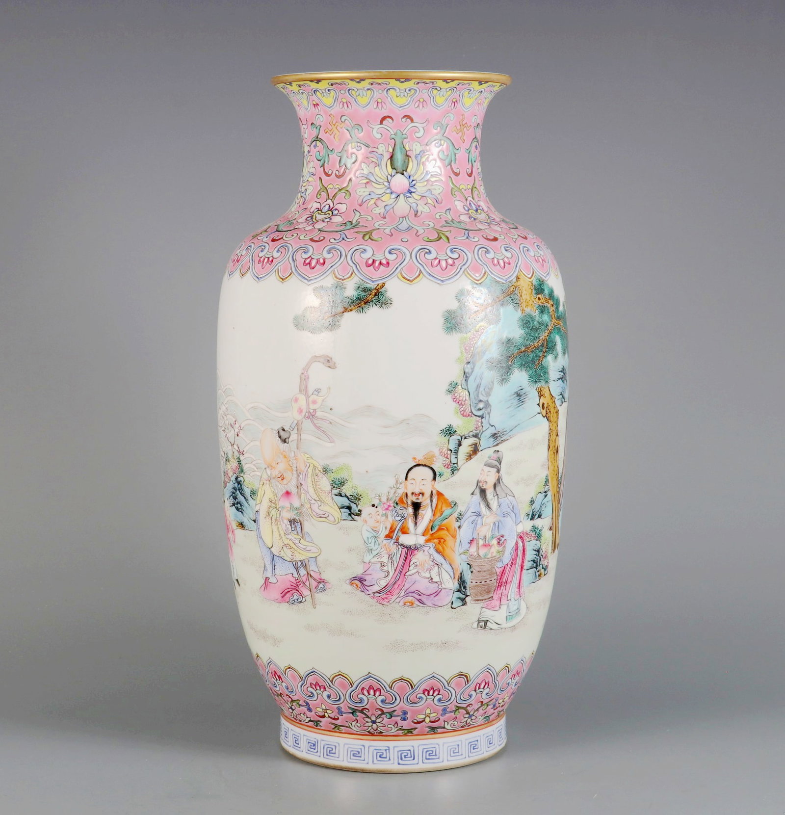 A FAMILLE ROSE CYLINDER VASE WITH THREE STARS PATTERN: A FAMILLE ROSE CYLINDER VASE WITH THREE STARS PATTERN H:33.9CM,D:17CM