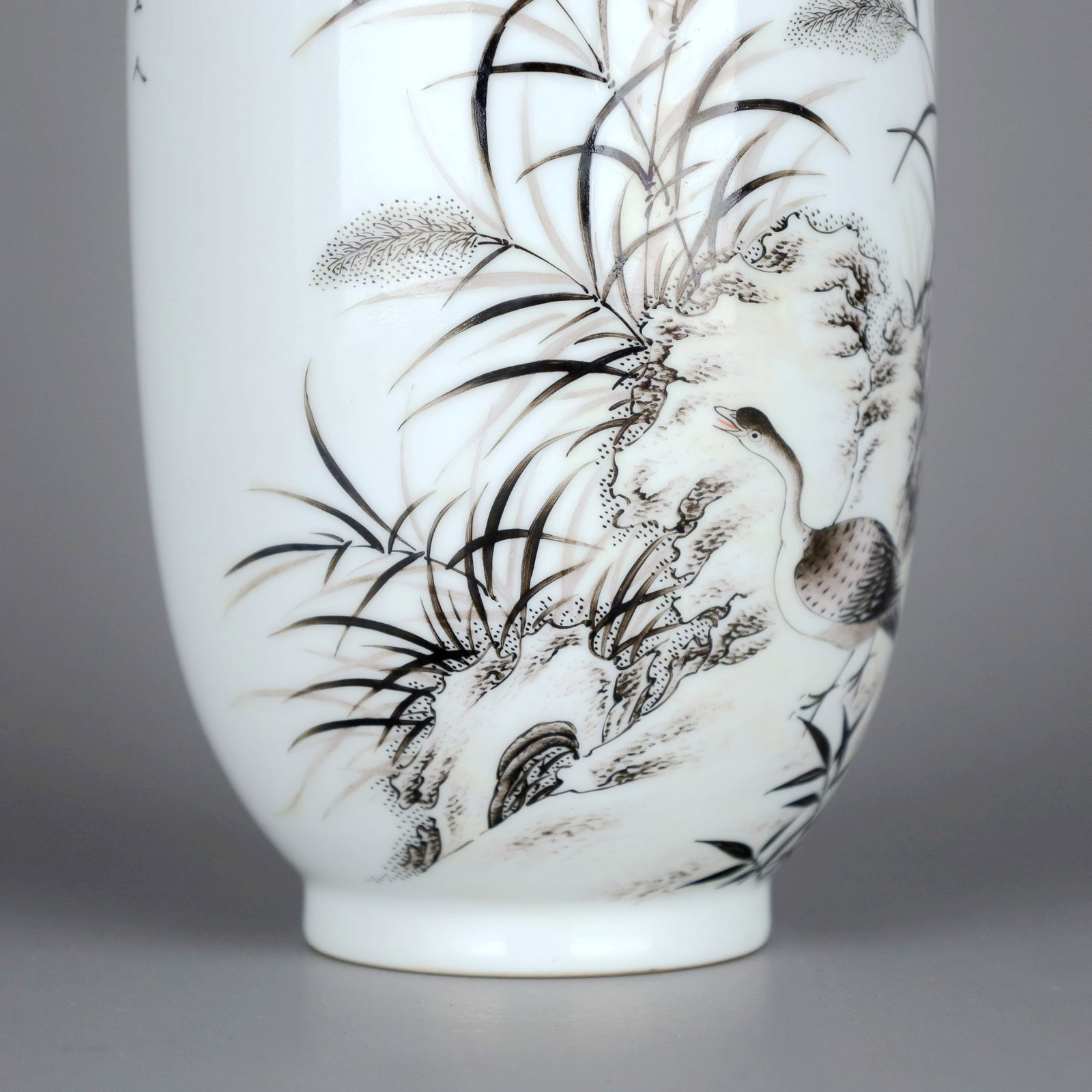 A INK-COLORED GOOSE PATTERN LANTERN VASE - 8