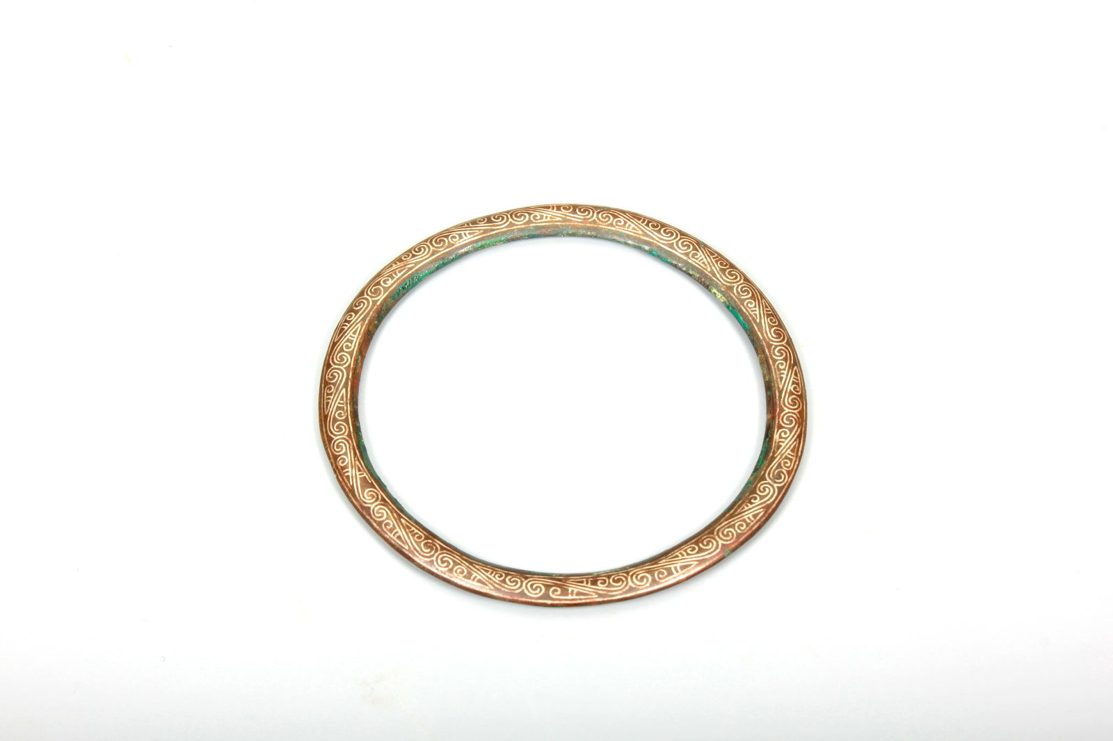 A SILVER-INLAID BRONZE LOOP - 2