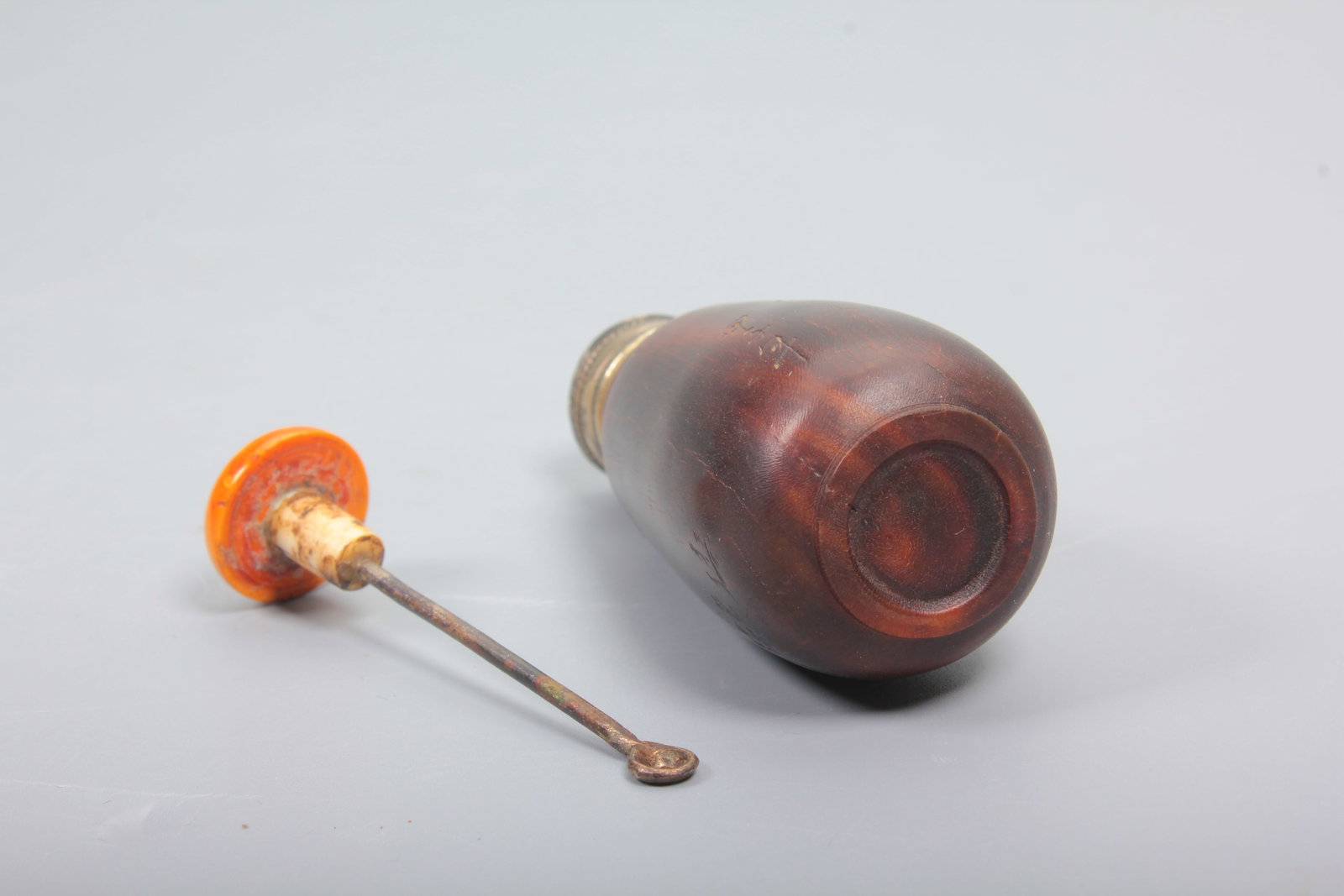 A HORN SNUFF BOTTLE WITH POEM PATTERN - 9