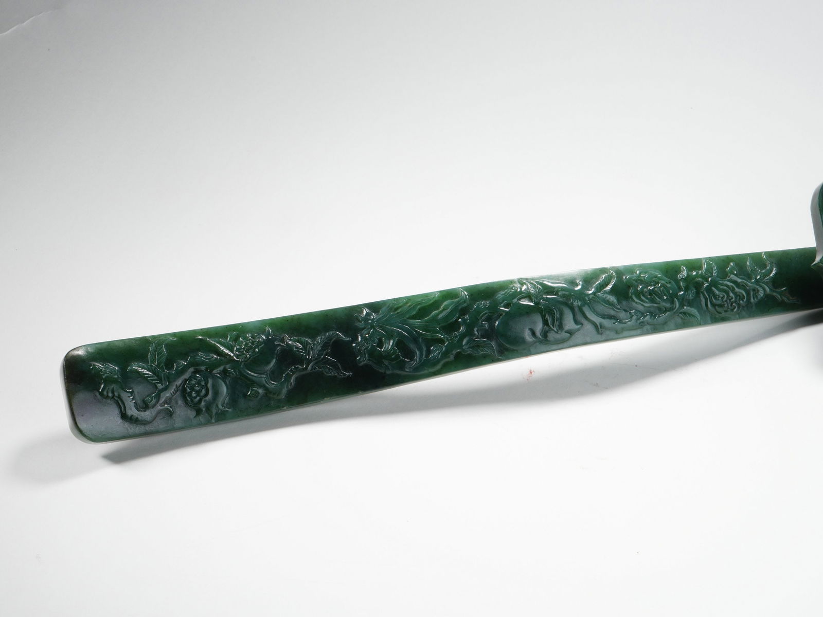 A JASPER CARVED RUYI SCEPTER WITH LONGEVITY PATTERN - 7