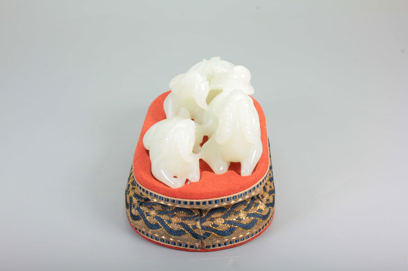 A HETIAN JADE THREE RAMS BRING PROSPERITY - 7