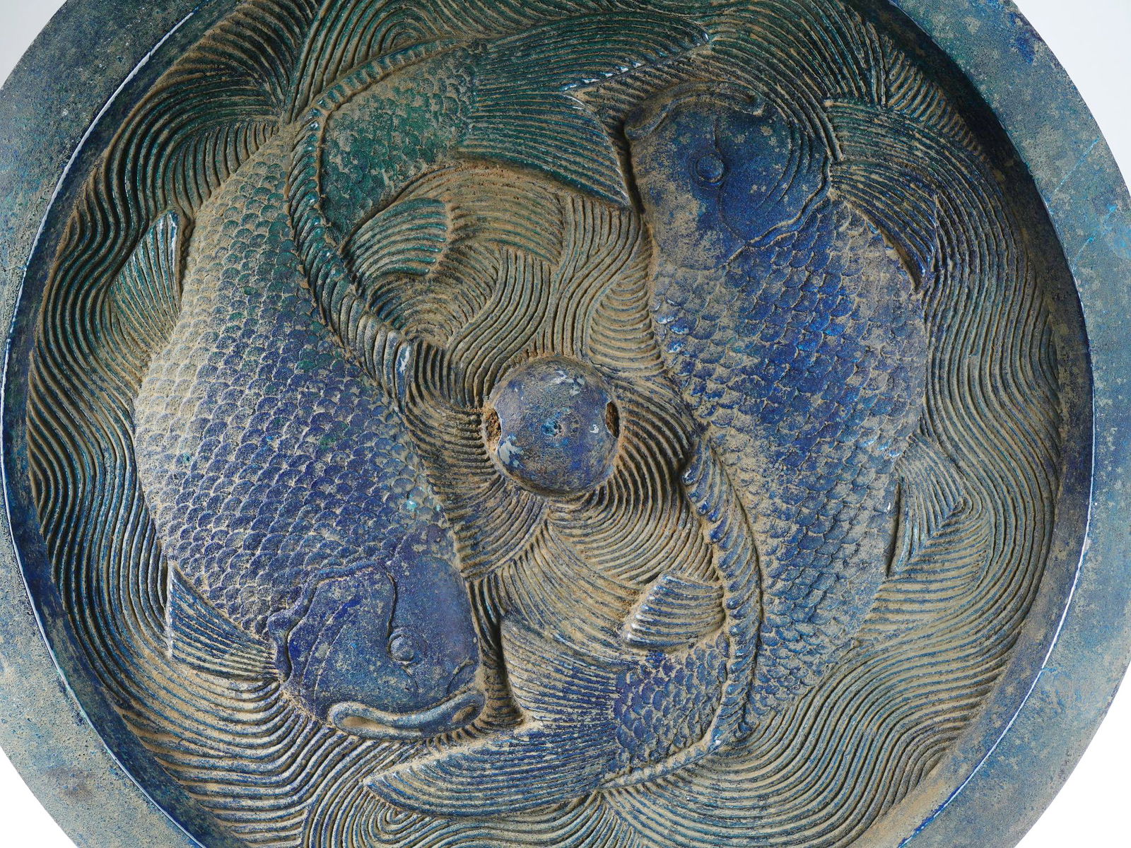 A BRONZE MIRROR WITH DOUBLE FISH PATTERNS - 2