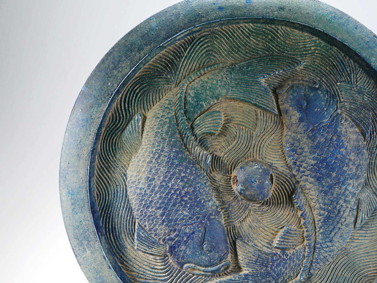 A BRONZE MIRROR WITH DOUBLE FISH PATTERNS - 3