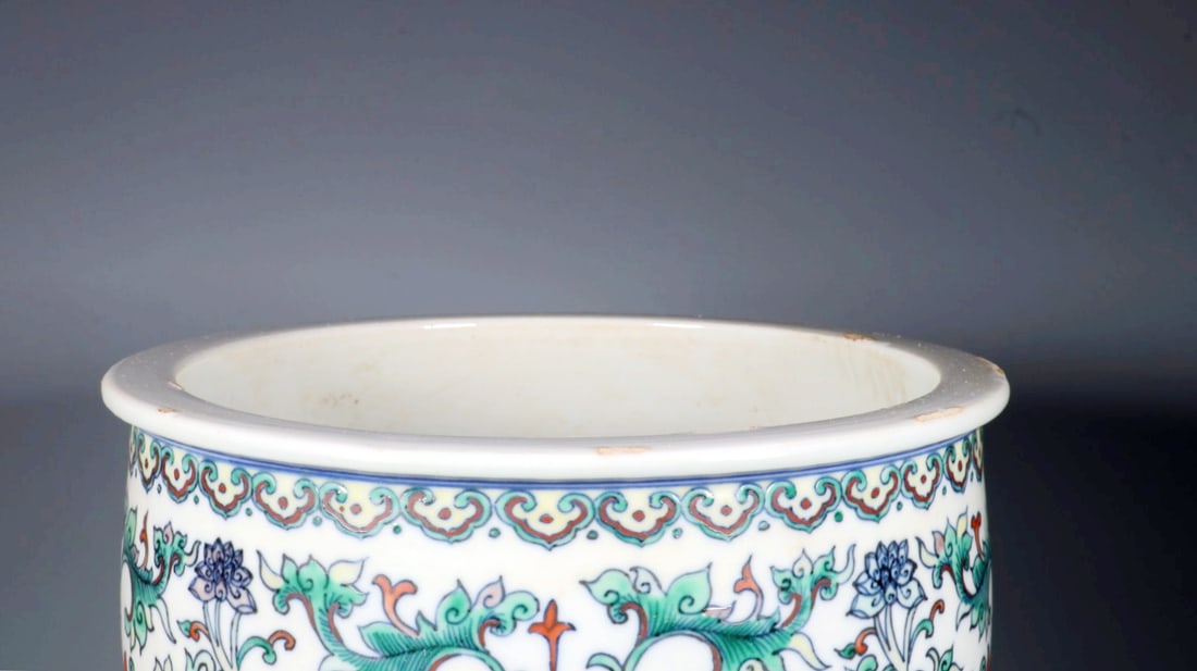 A DOUBLE-COLOR SMALL JAR WITH INTERLOCKING PEONY PATTERN - 3