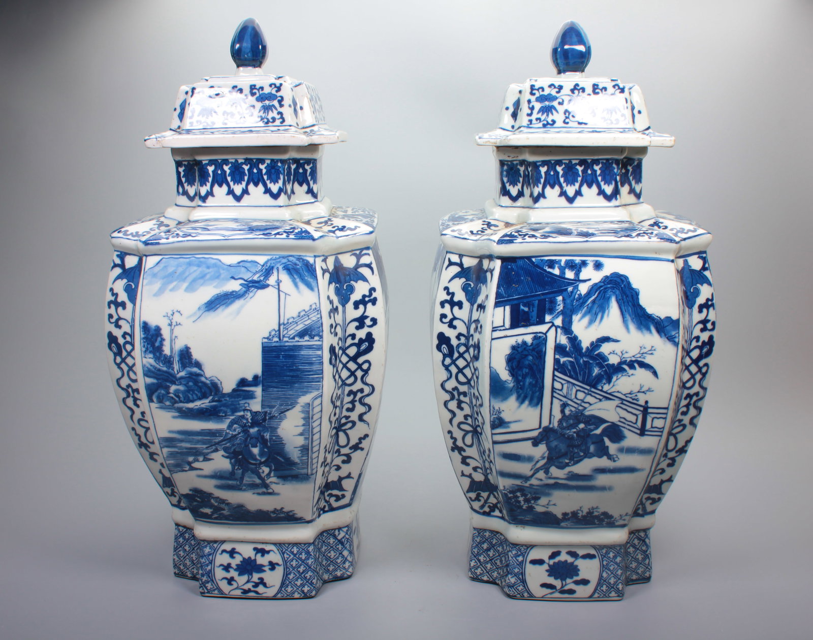 A PAIR OF BLUE AND WHITE SQUARE GENERAL JARS WITH FIGURE STORY PATTERN: A PAIR OF BLUE AND WHITE SQUARE GENERAL JARS WITH FIGURE STORY PATTERN H:47.3CM,22.5*22.5CM