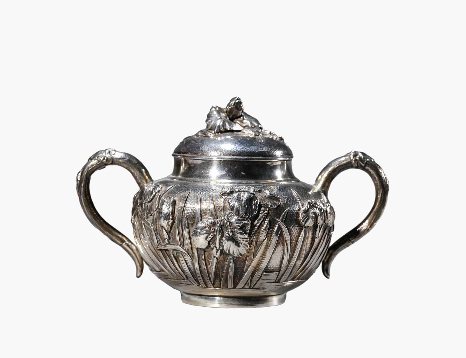 A Three-Piece Silver Teapot Set - 2
