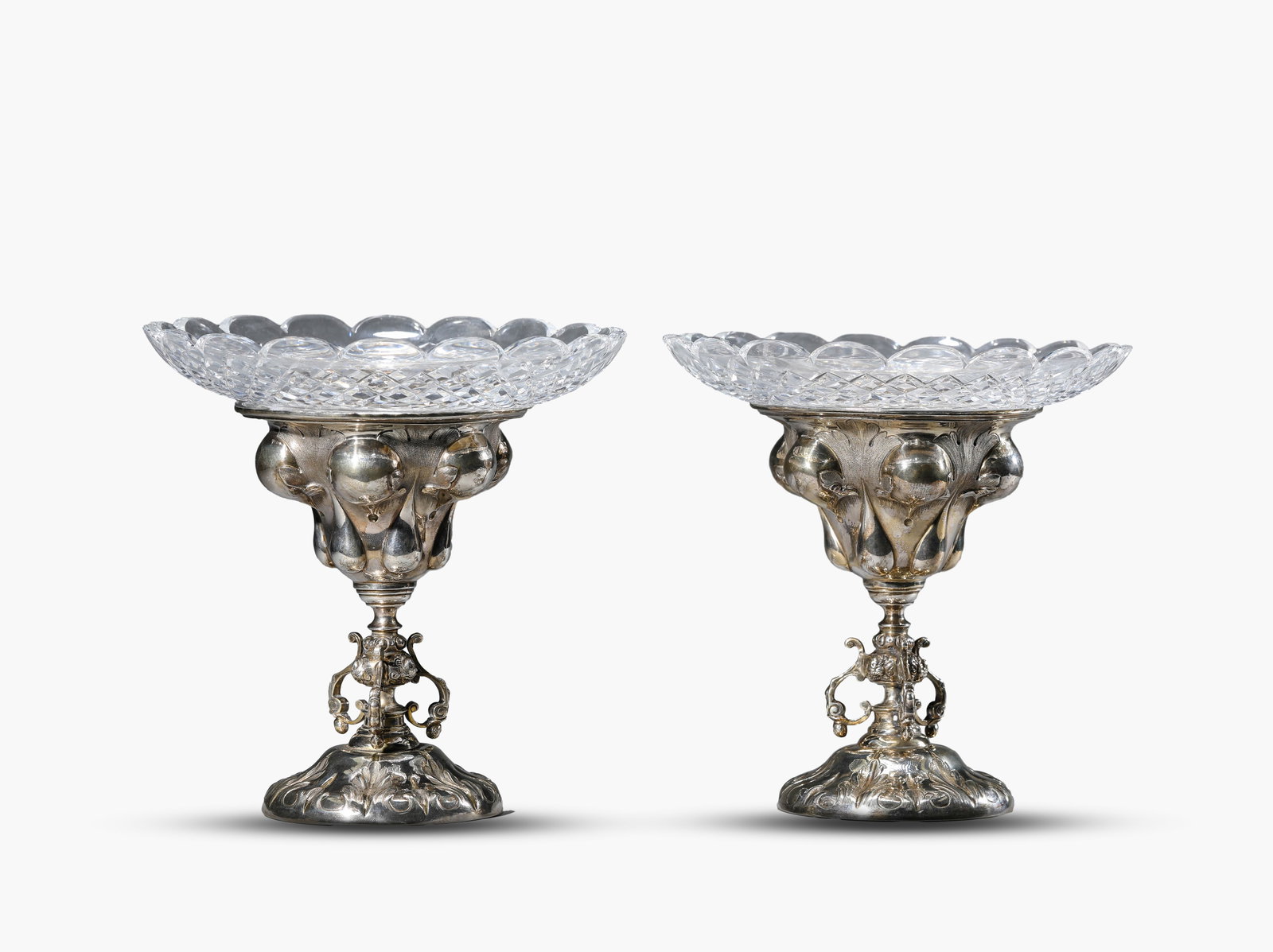 A Pair of Silver and Crystal Fruit Bowls: A Pair of Silver and Crystal Fruit Bowls (19.7 x 19.8cm,Weight 800g)