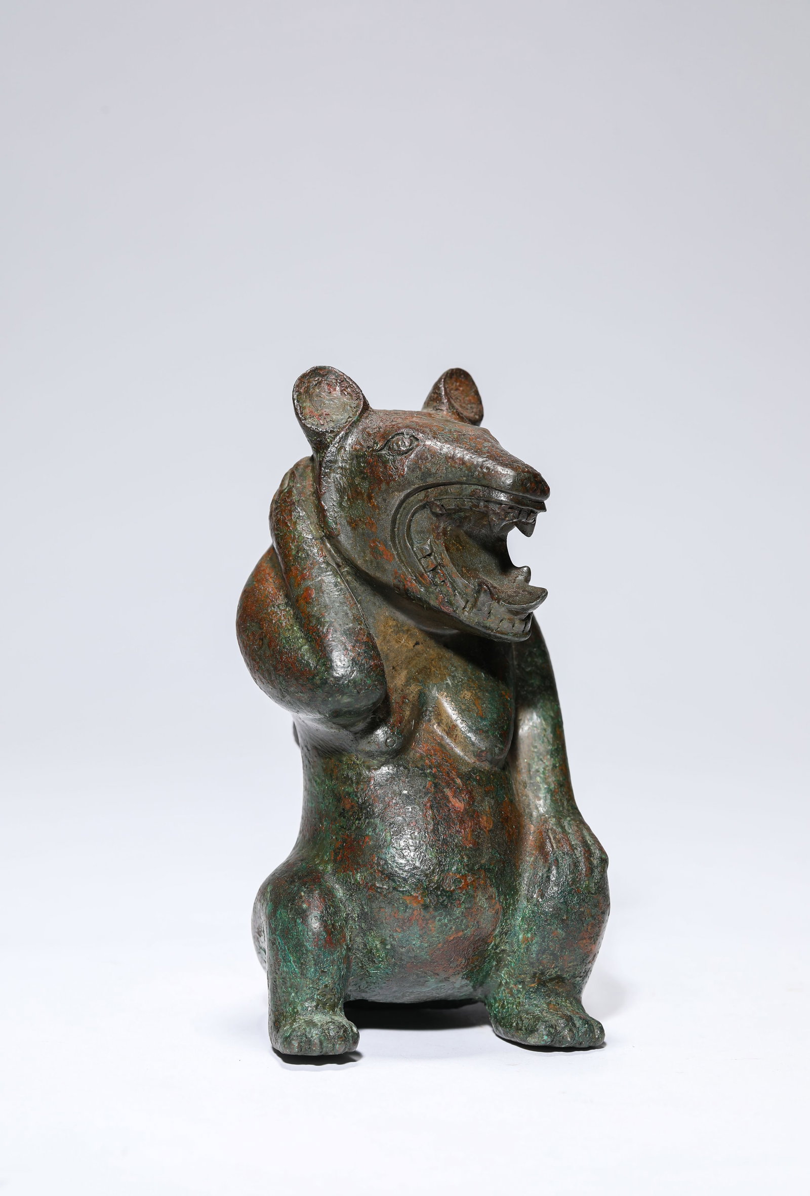 A Bronze Bear: A Bronze Bear (7.5 x 8.3 x 14.1cm,Weight 666g)