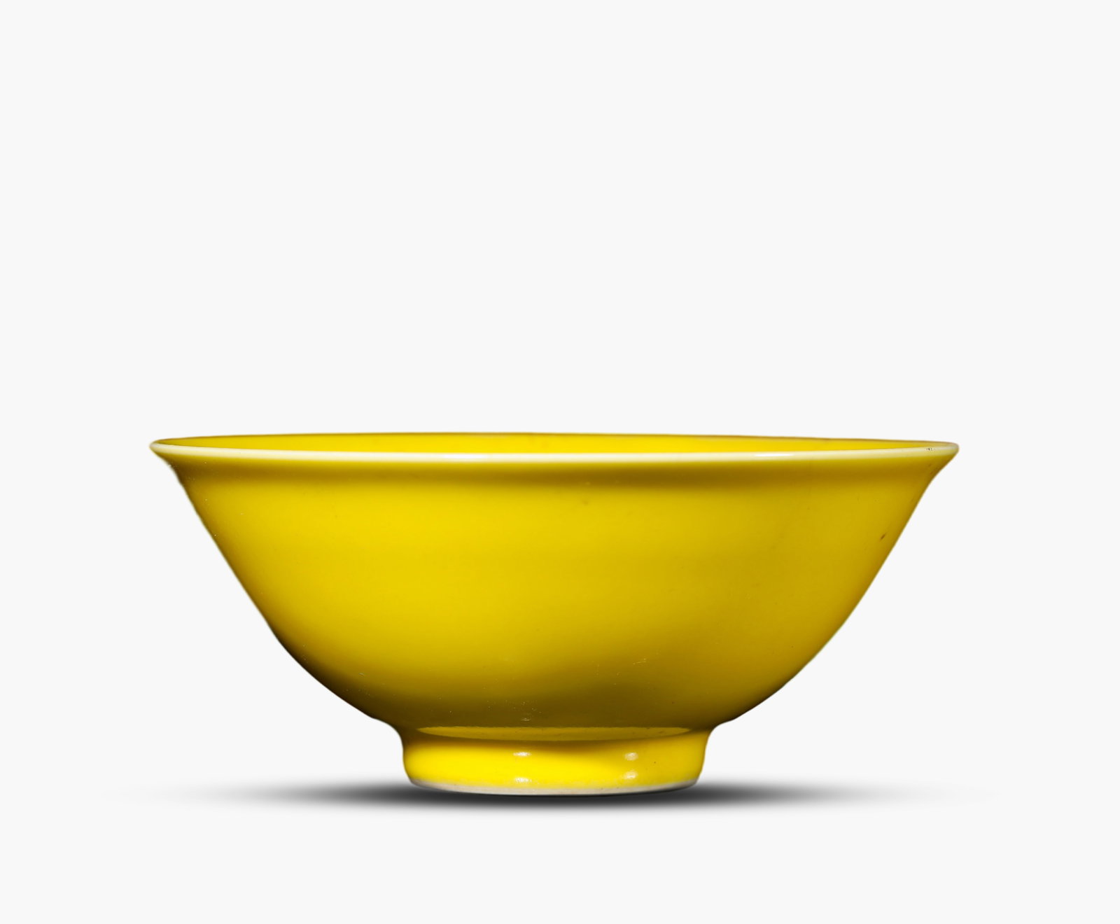 A Lemon-Yellow-Glazed Bowl: A Lemon-Yellow-Glazed Bowl (14 x 6.1cm)