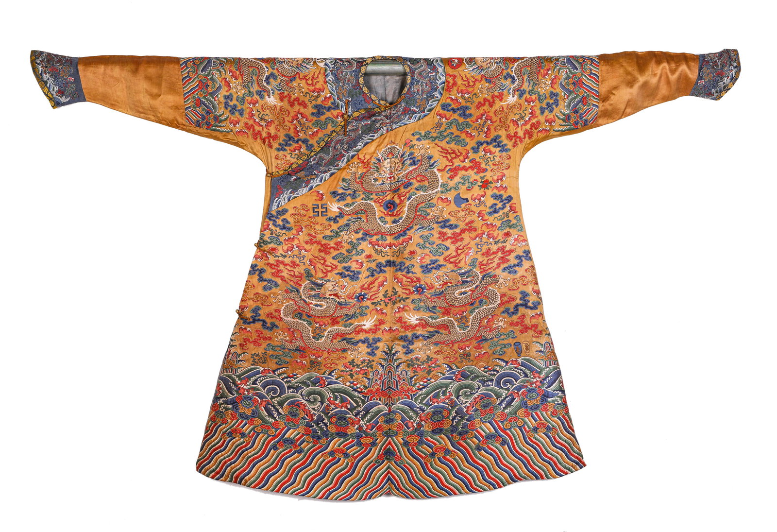A 'Dragon' Robe: A 'Dragon' Robe (205 x 128cm)