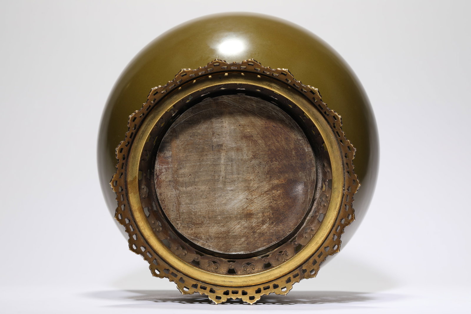 A Tea-Dust-Glazed Jar - 3