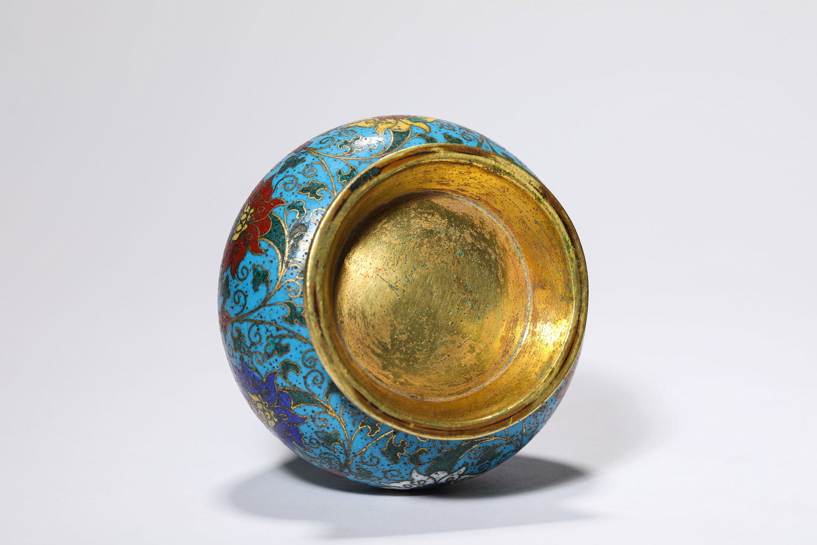 A Cloisonné Enamel 'Interlocking Lotus' Vase - 4