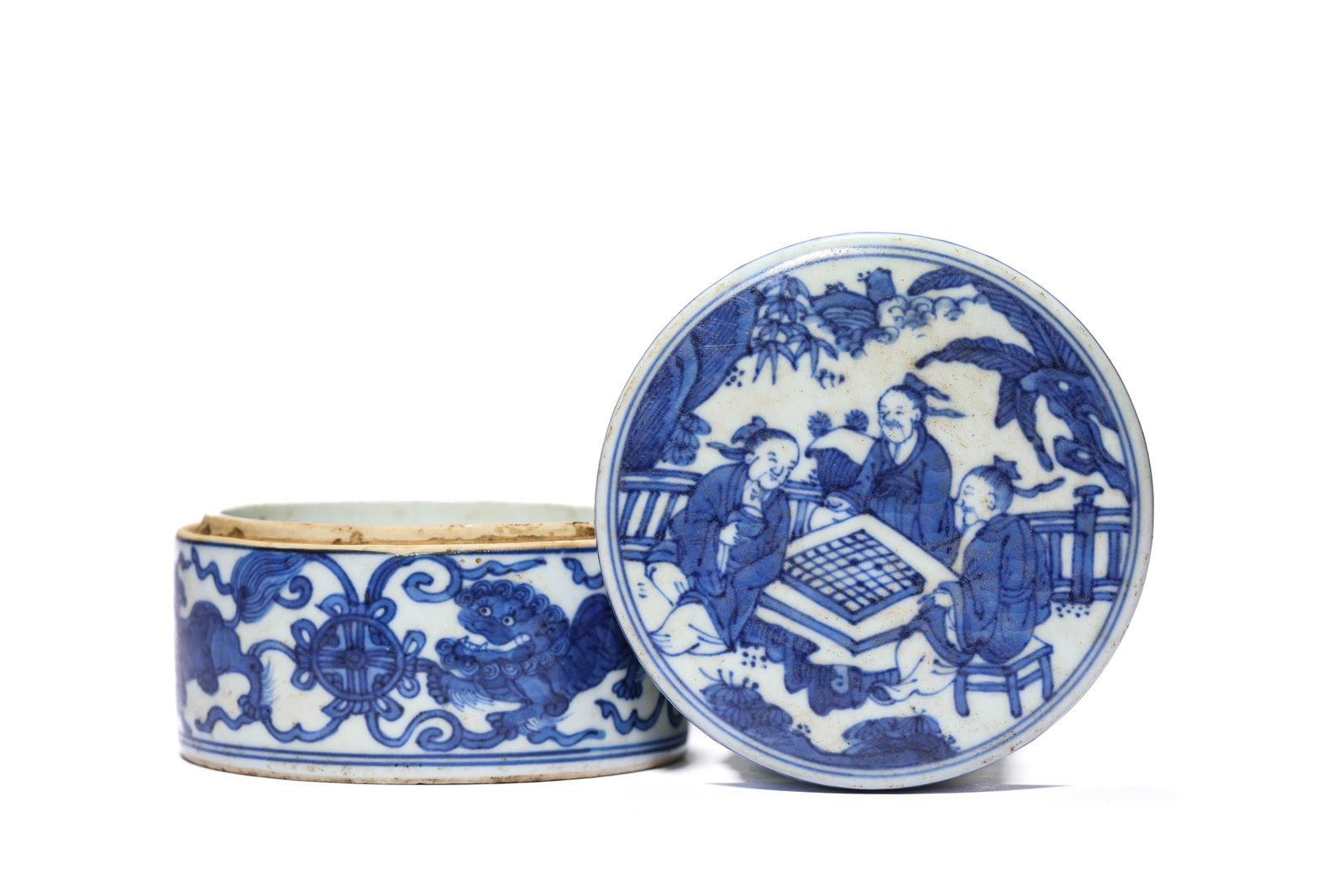 A Blue and White 'Auspicious Beasts and Figures' Covered Box: A Blue and White 'Auspicious Beasts and Figures' Covered Box (9.3 x 6cm)