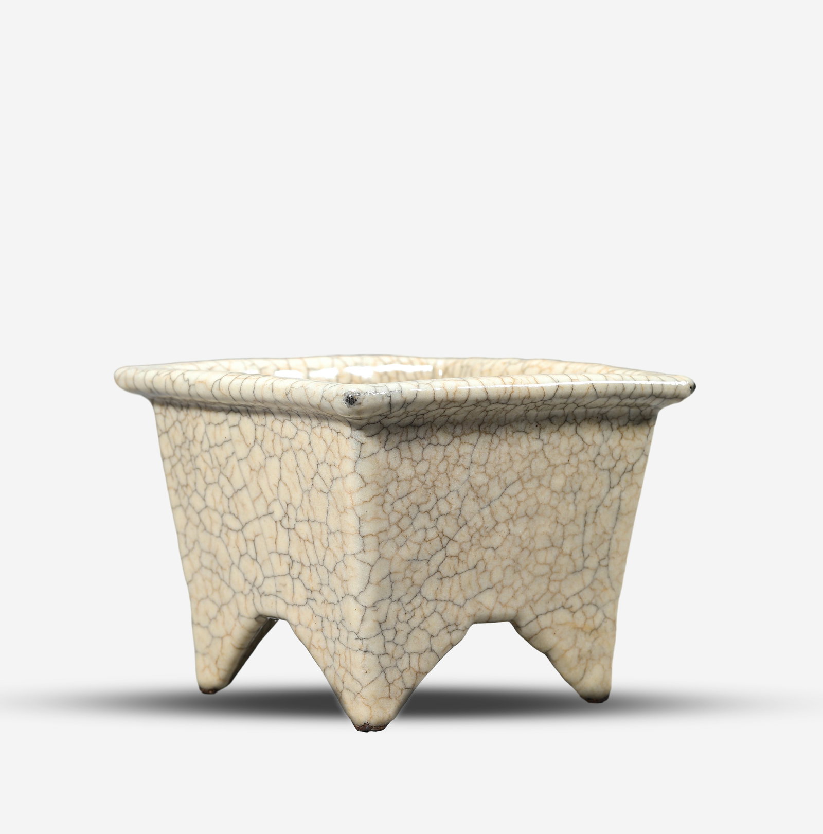 A Ge-Type Flower Pot (1 of 3)