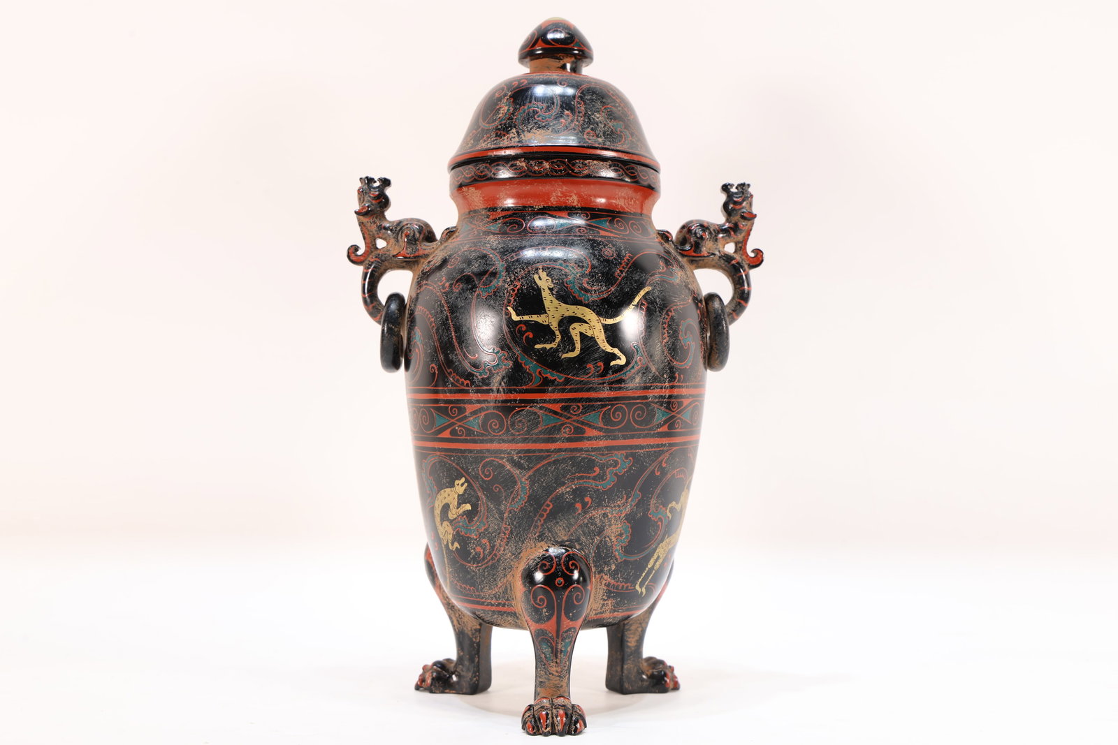 A Jade Colour Painted Gold Drawing Beast Pattern Double Ears Lid Pot (1 of 16)