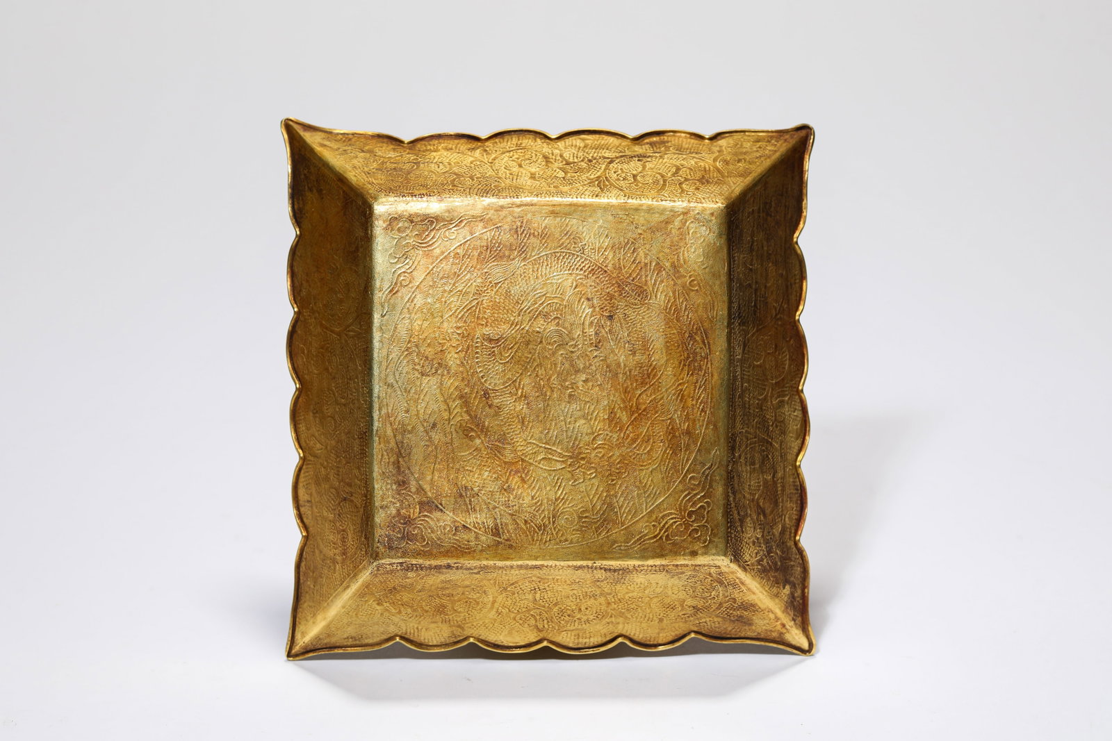 A GOLD ‘DRAGON’ DISH - 5
