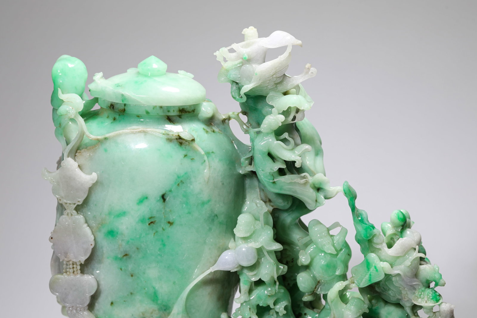 A JADEITE 'EIGHT IMMORTALS' VASE - 4