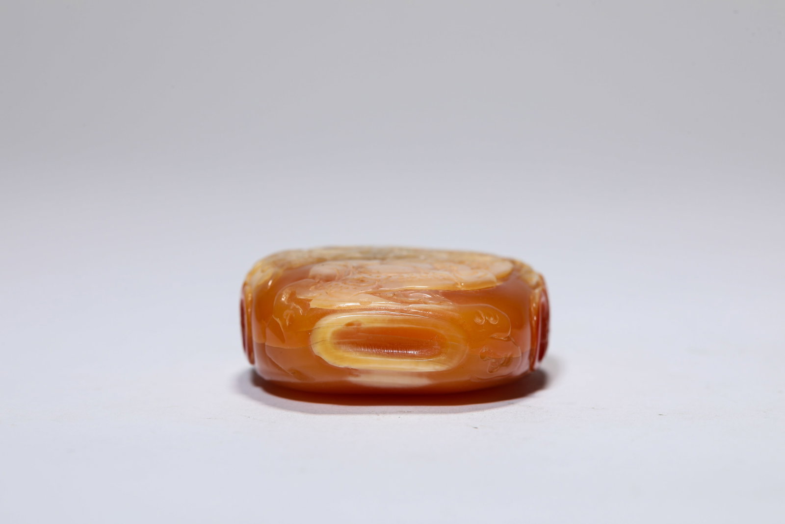 A BONE ‘CARVED SCHOLARS UNDER A PINE TREE’ SNUFF BOTTLE - 4