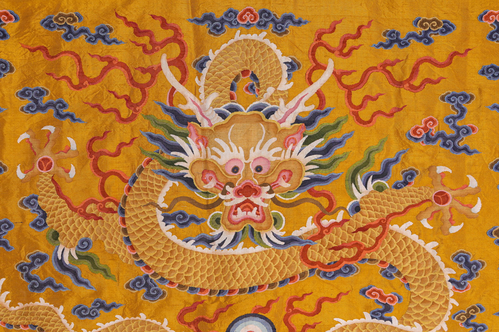 A SILK KESI TAPESTRY WITH ‘DRAGON’ - 2