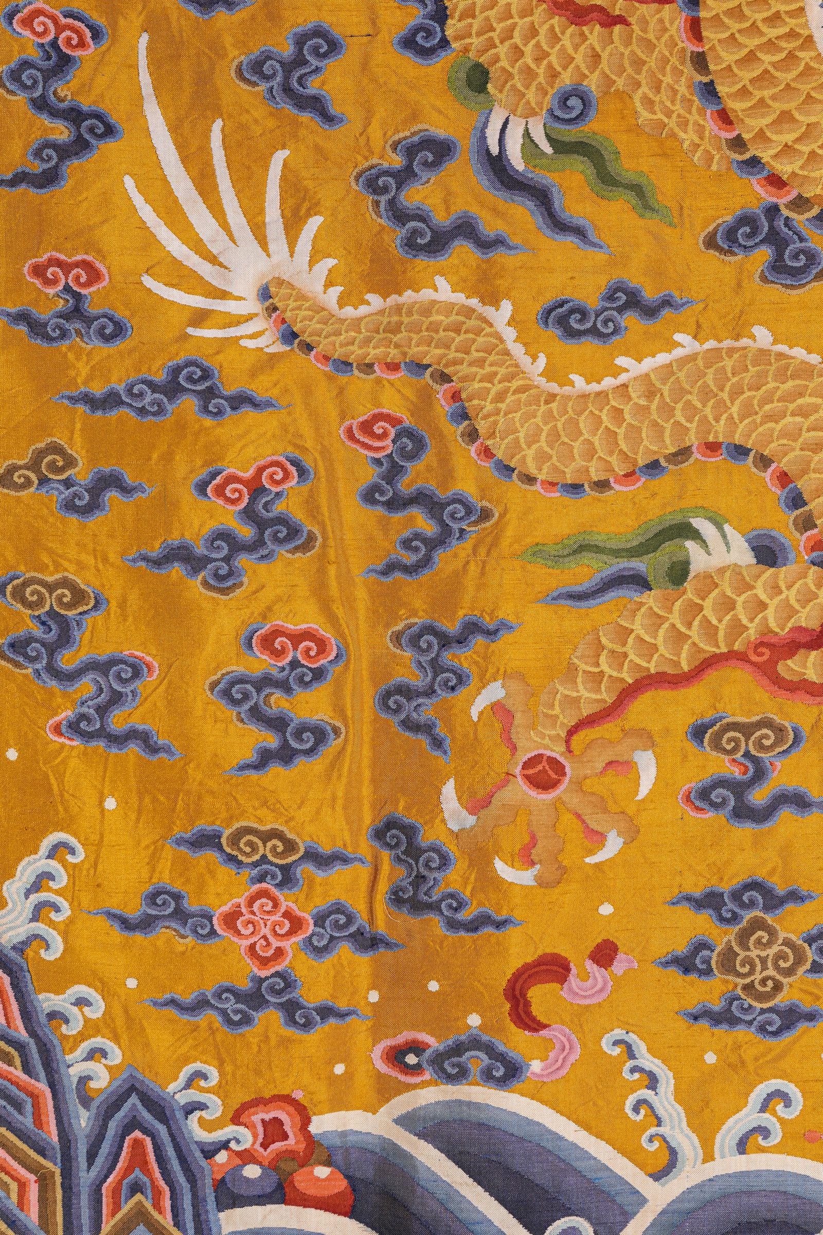 A SILK KESI TAPESTRY WITH ‘DRAGON’ - 3