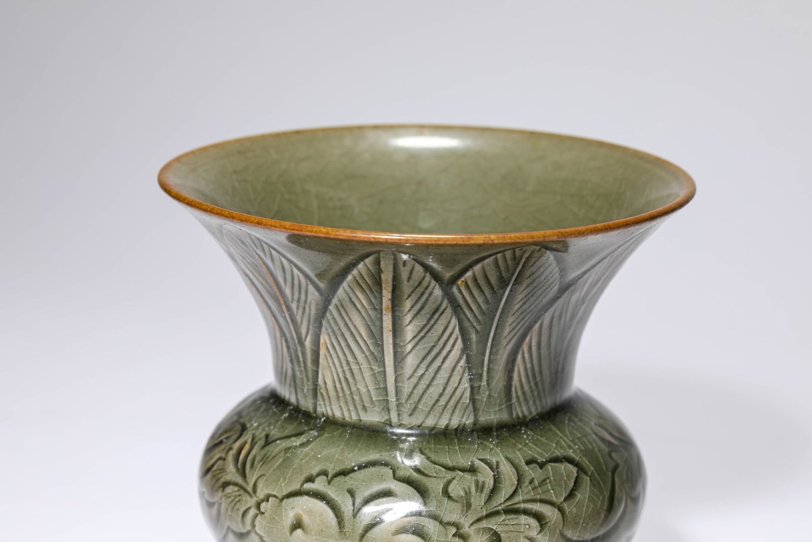A YAOZHOU-TYPE SPITTOON - 3