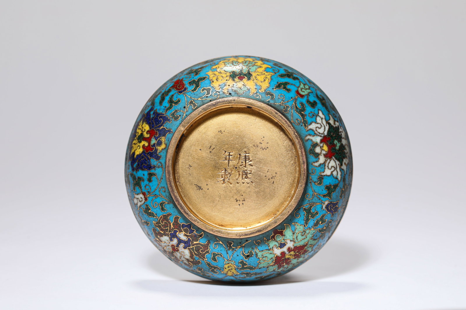 A CLOISONNé ENAMEL ‘INTERLOCKING LOTUS’ COVERED BOX - 3