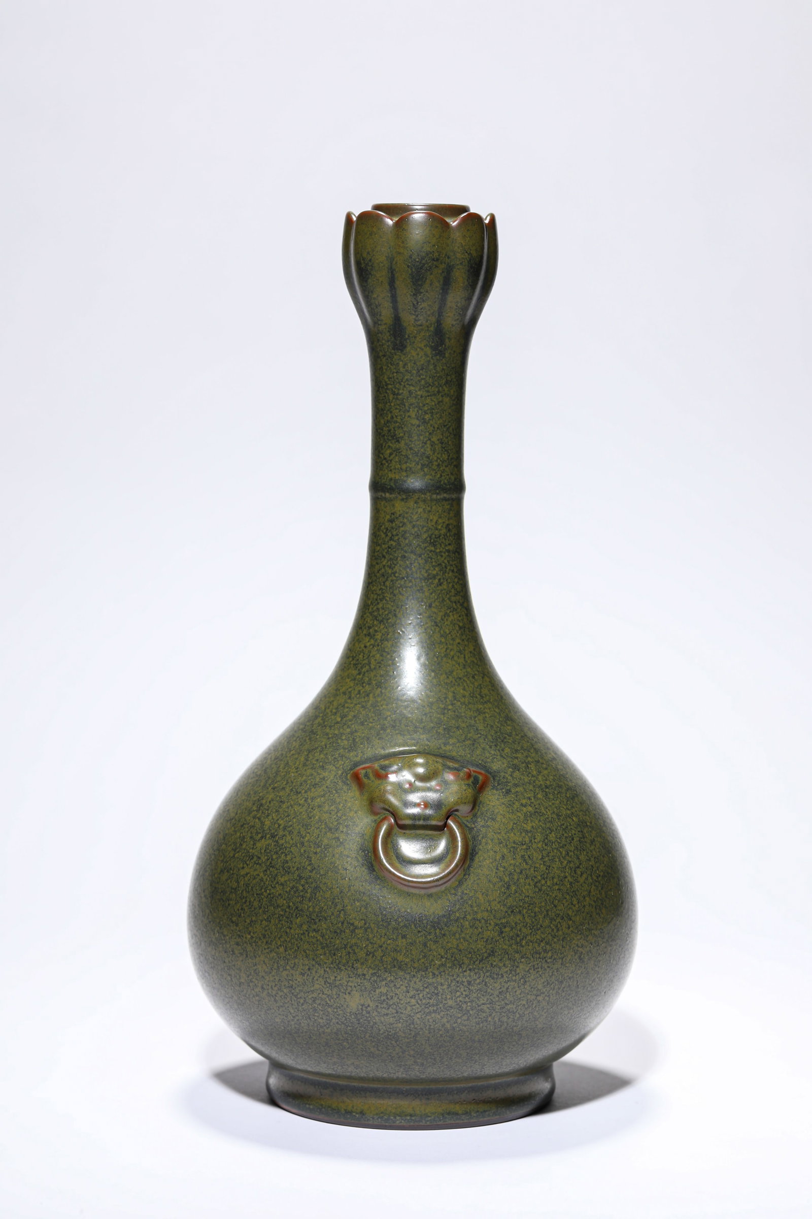A TEA-DUST-GLAZED VASE - 3
