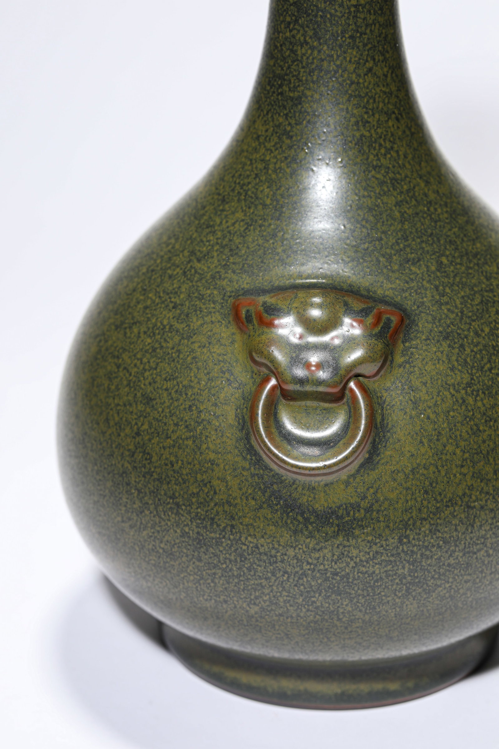 A TEA-DUST-GLAZED VASE - 5