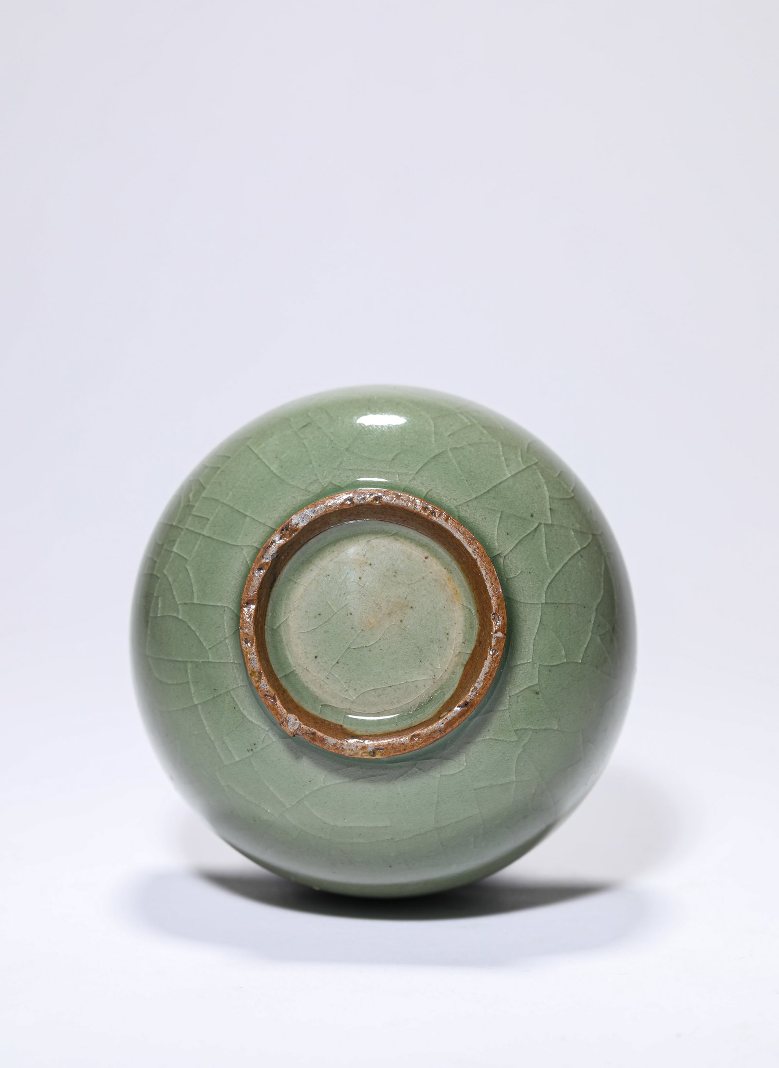 A CELADON-GLAZED BOWL - 5