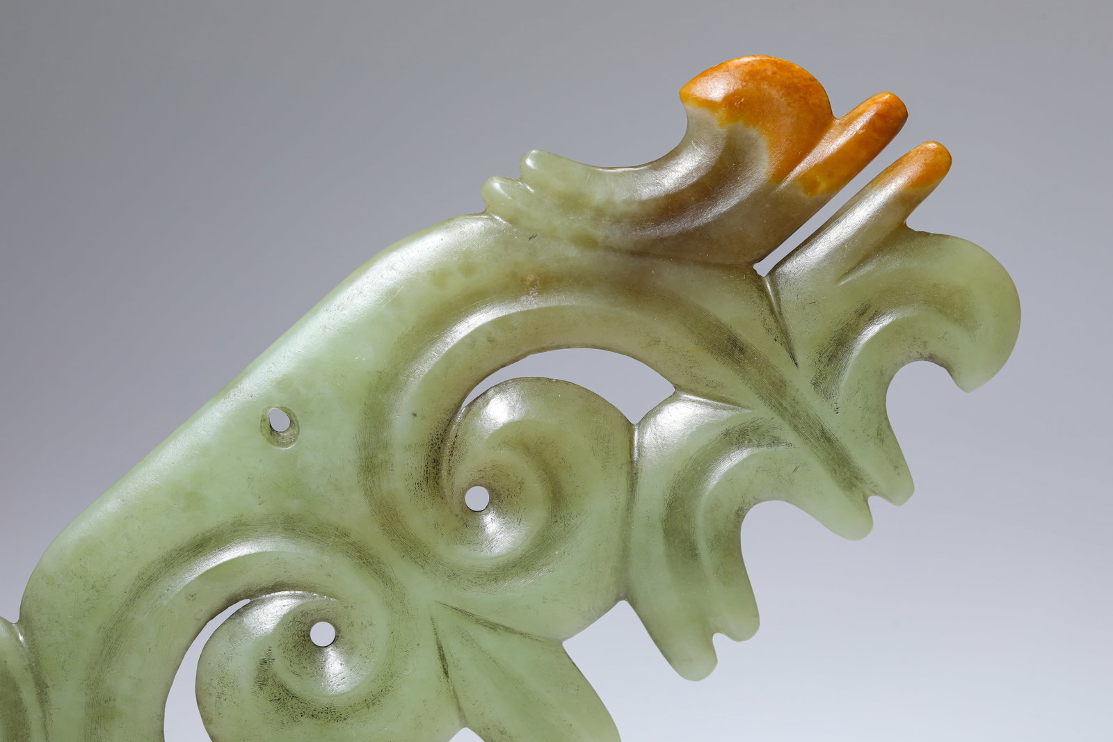 A JADE ‘CLOUD AND HOOK’ PENDANT - 3
