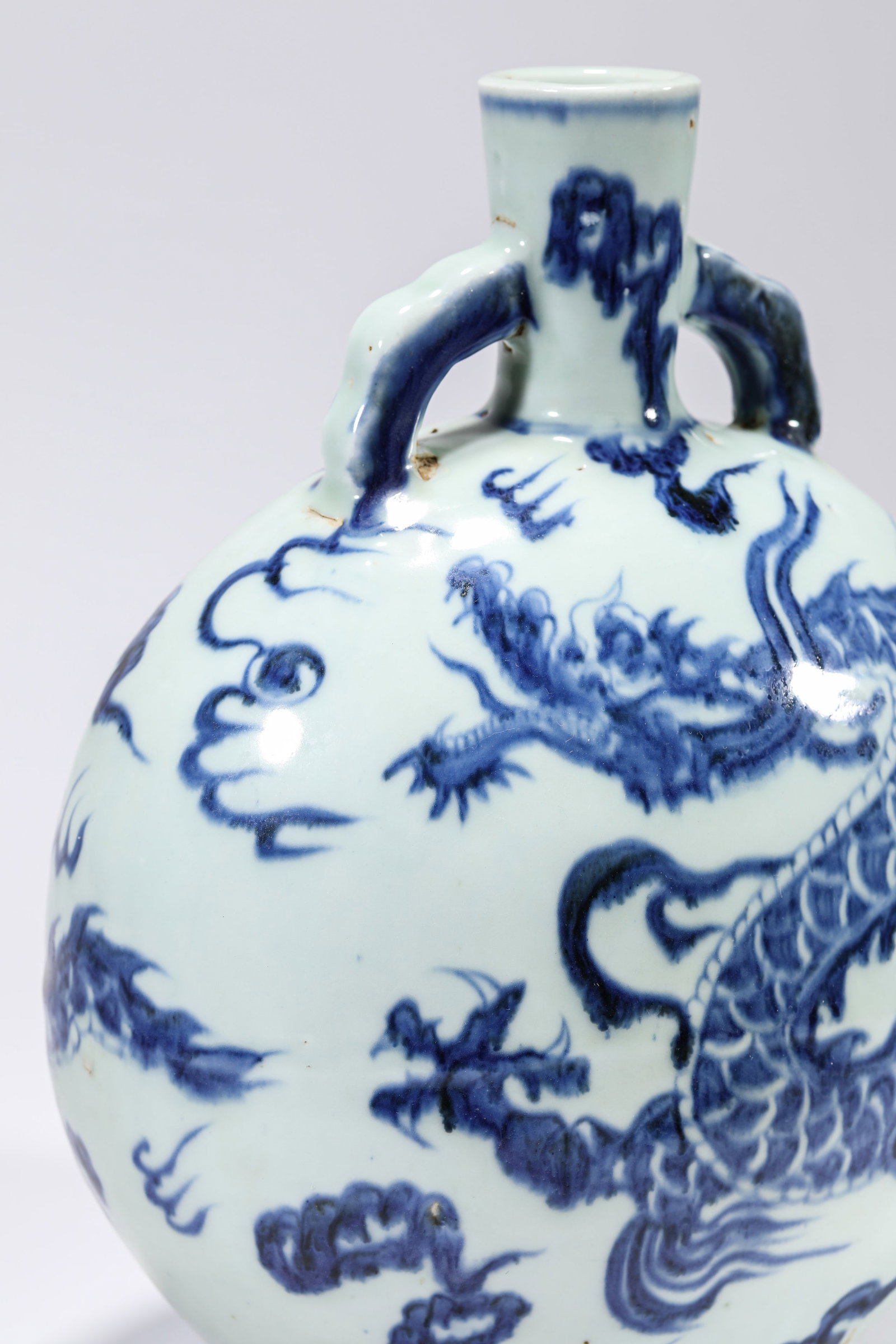 A BLUE AND WHITE 'DRAGON' 'MOONFLASK' - 3