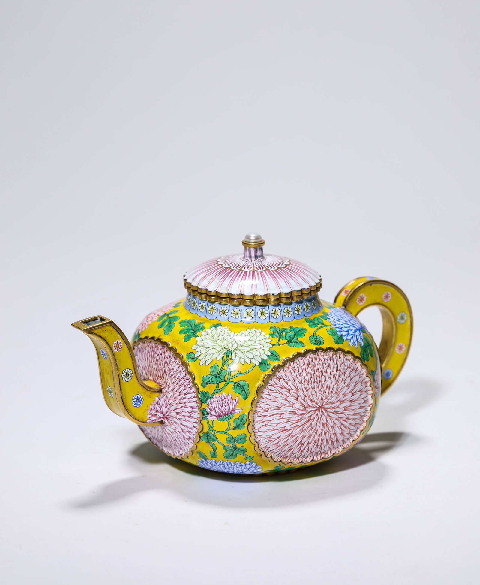 A COPPER PAINTED ENAMEL ‘FLORAL’ POT: A COPPER PAINTED ENAMEL ‘FLORAL’ POT Description: Dimensions: Weight: 500 g. Length: 17.5 cm x Width: 10.3 cm x Height: 10.8 cm. All measurements are approximate.