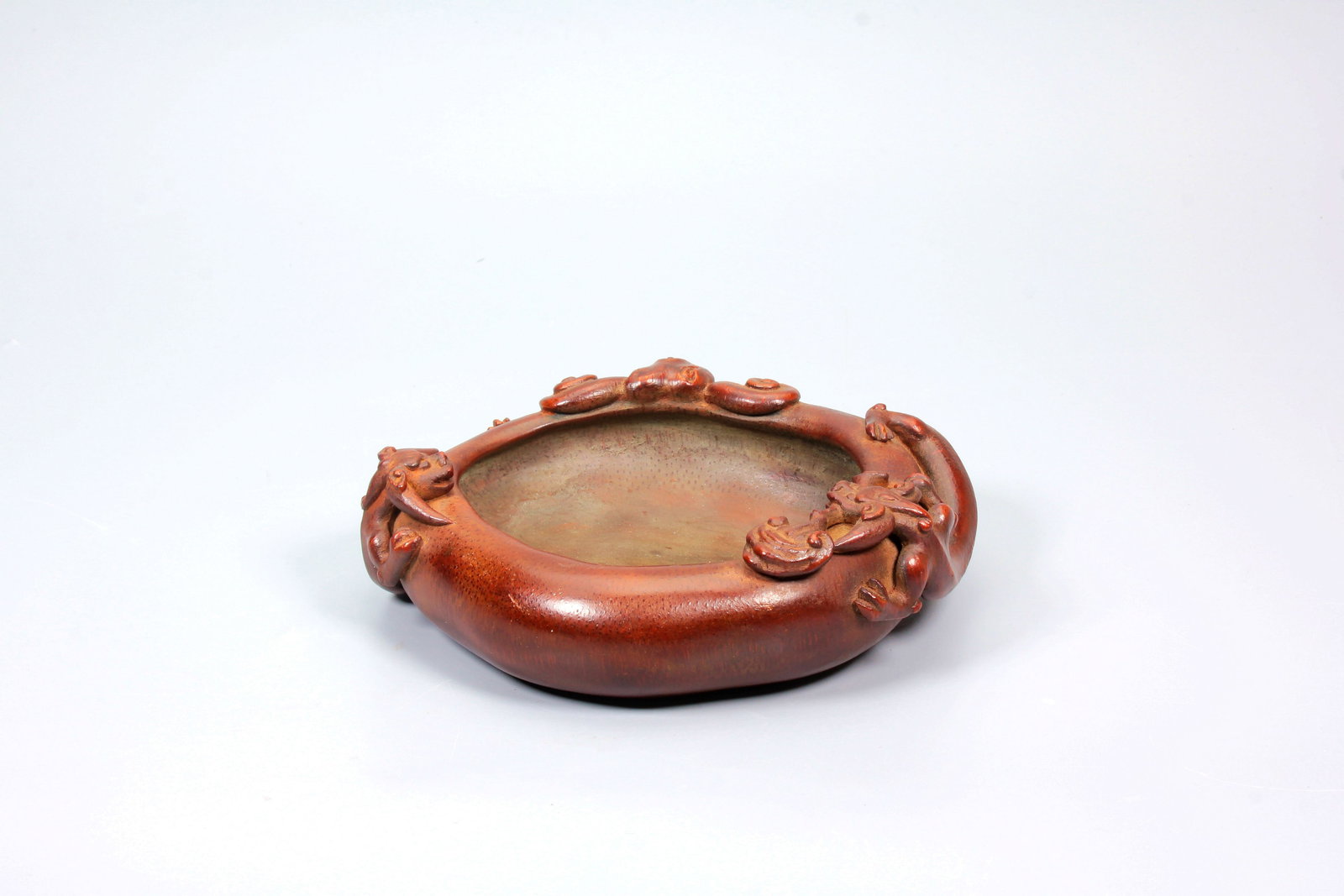 A BAMBOO CARVED DOUBLE CHI DRAGON BRUSH WASHER: A BAMBOO CARVED DOUBLE CHI DRAGON BRUSH WASHER H:4.4CM,L:13.3CM,W:15.4CM