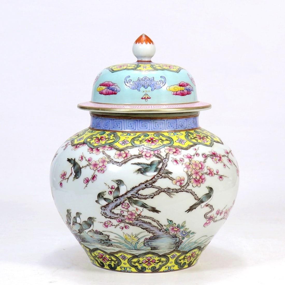 A FAMILLE ROSE TWELVE JOYS COVERED JAR: A FAMILLE ROSE TWELVE JOYS COVERED JAR H:25CM,D:12CM