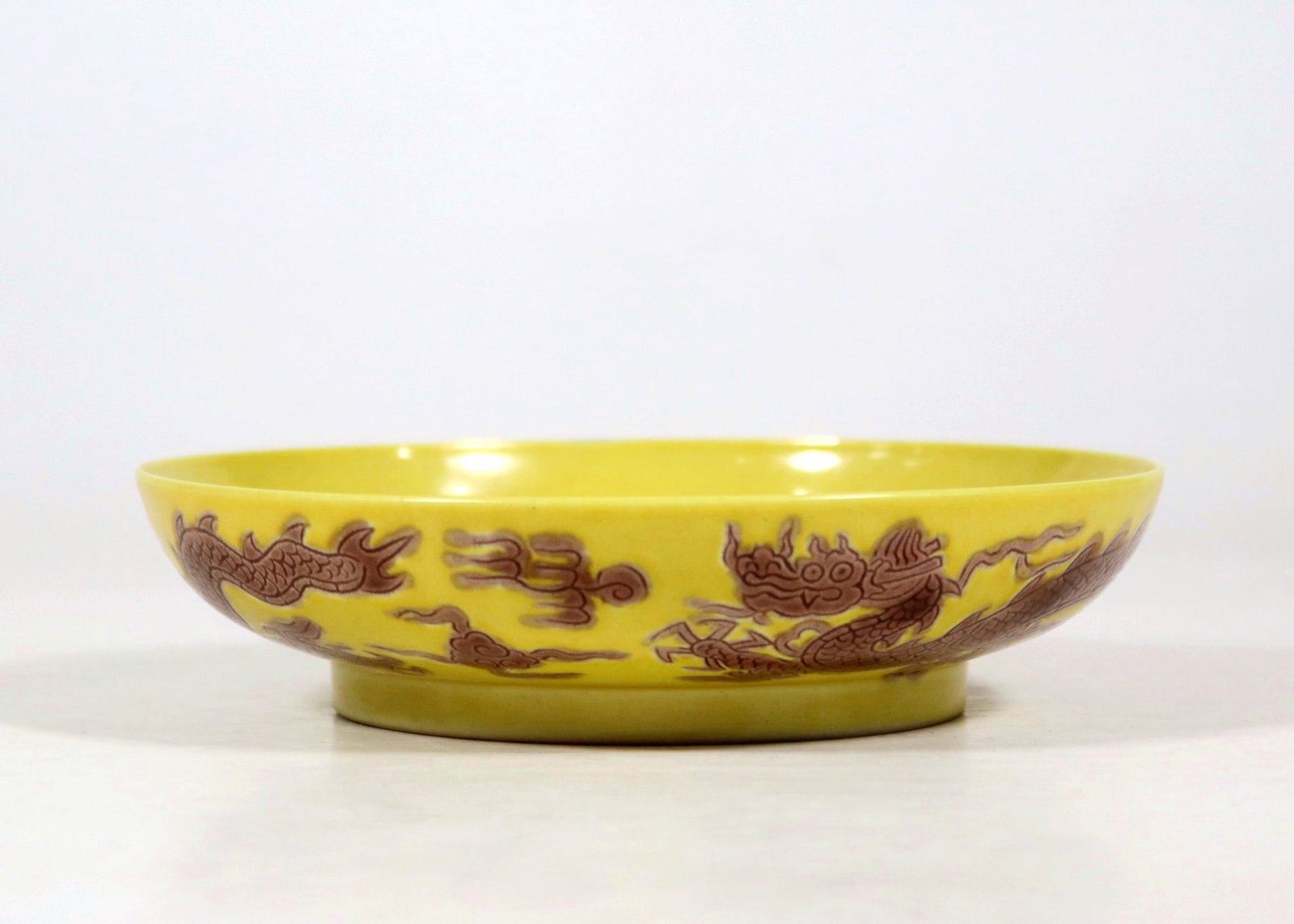 A JIAO YELLOW GLAZED DRAGON DISH - 3