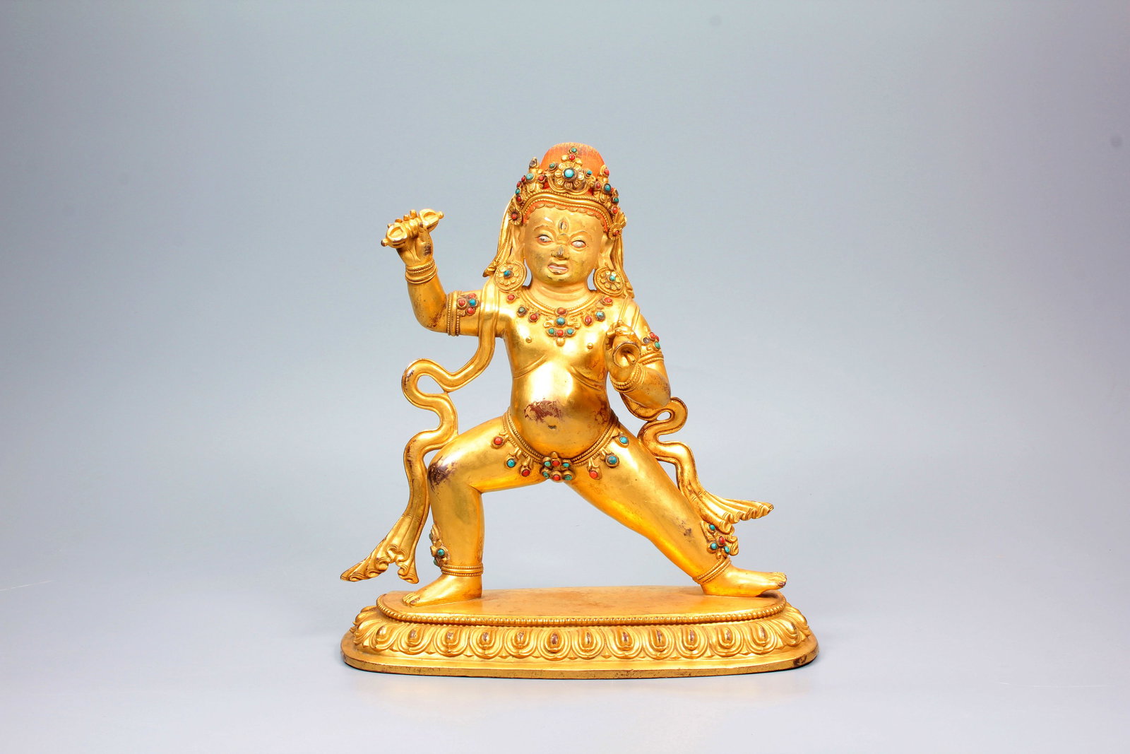 A GILT-BRONZE VAJRAPANI BODHISATTVA: A GILT-BRONZE VAJRAPANI BODHISATTVA H:23.3CM,W:22CM,2330G